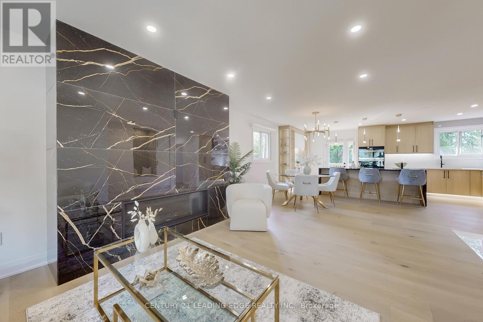 2240 Springfield Court, Mississauga (Sheridan), Ontario  L5K 1V4 - Photo 8 - W12443122