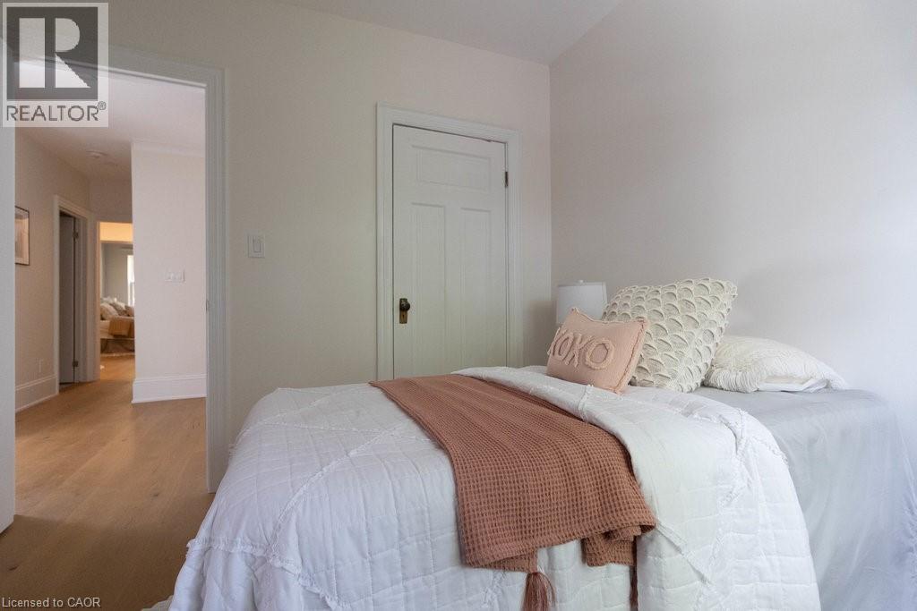 24 Strathcona Avenue S, Hamilton, Ontario  L8P 4H9 - Photo 40 - 40775738