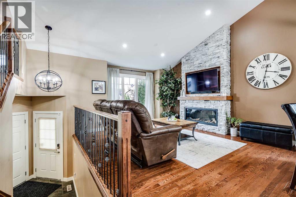 24 Illingworth Close, Red Deer, Alberta  T4R 0B4 - Photo 3 - A2257132