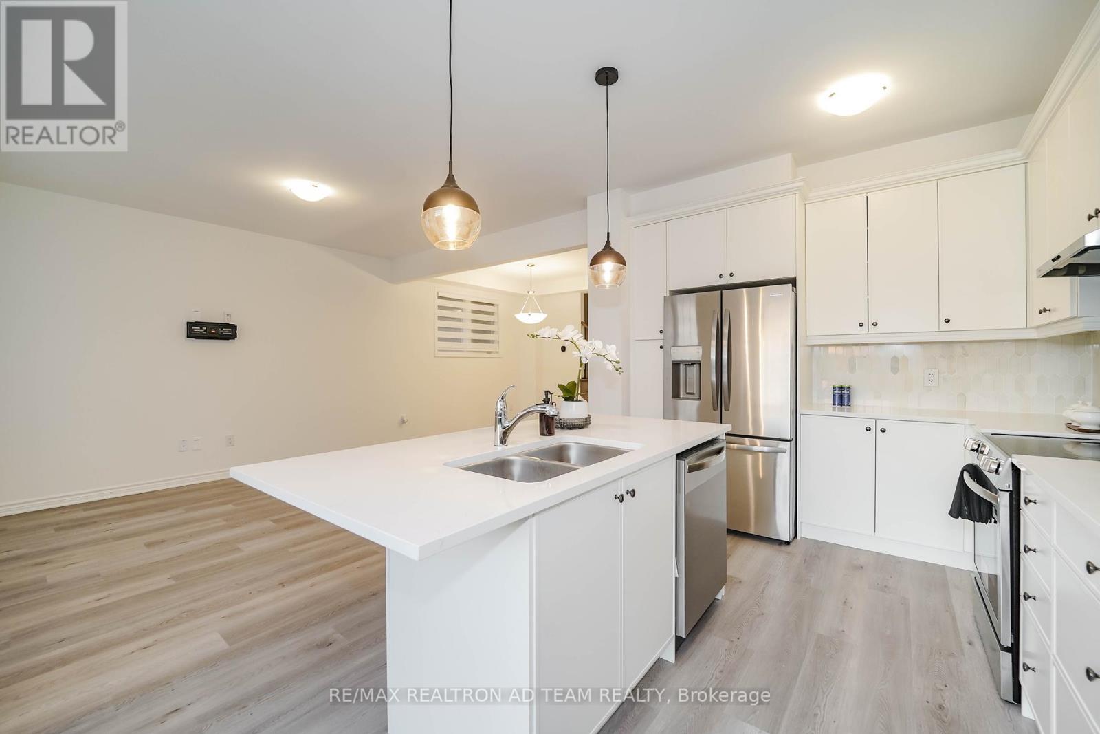 3206 Brigadier Avenue, Pickering, Ontario  L1X 0T2 - Photo 11 - E12443129