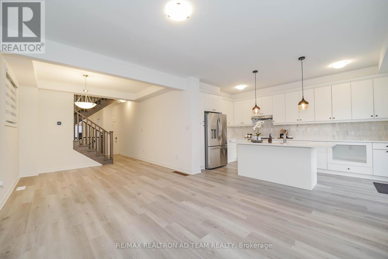 3206 Brigadier Avenue, Pickering, Ontario  L1X 0T2 - Photo 7 - E12443129