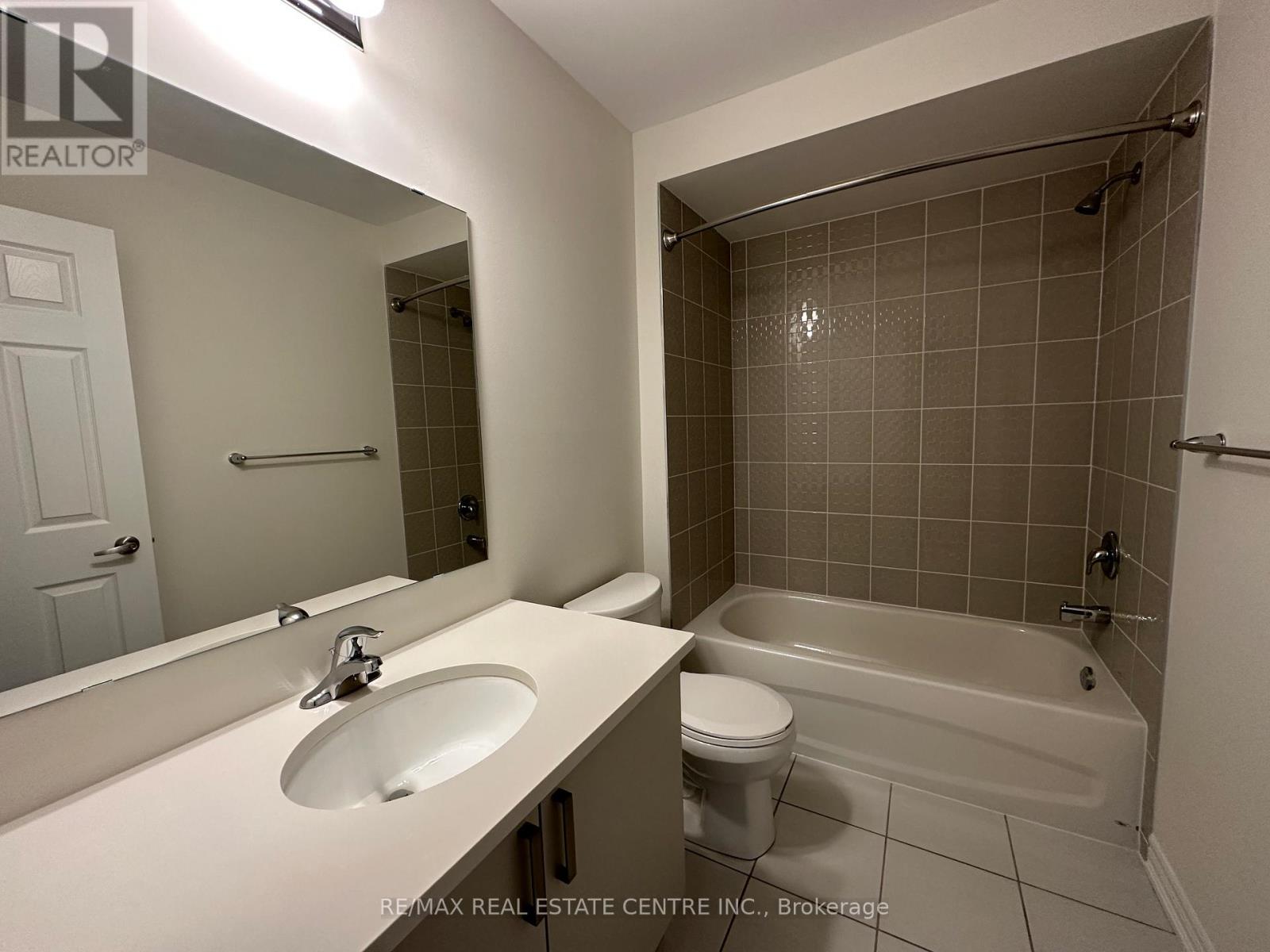 100 Bayardo Drive, Oshawa, Ontario  L1H 7K4 - Photo 13 - E12443145