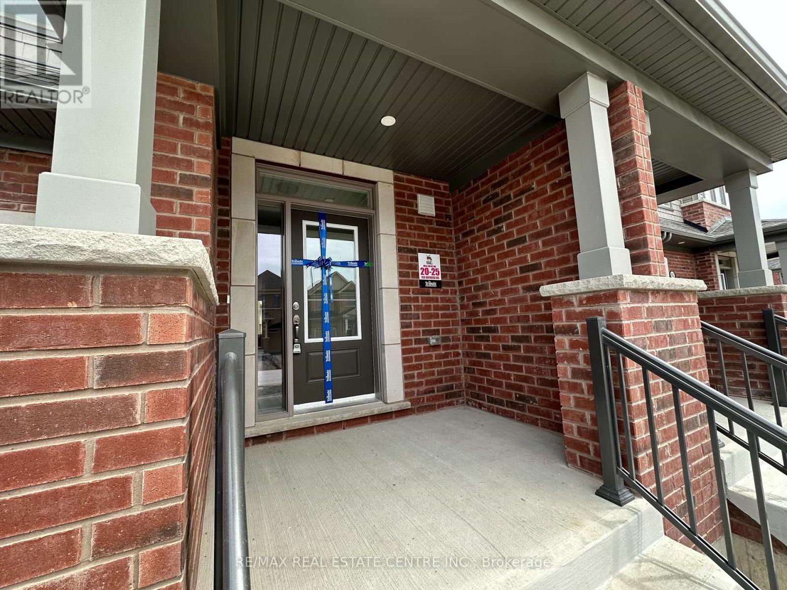 100 Bayardo Drive, Oshawa, Ontario  L1H 7K4 - Photo 2 - E12443145