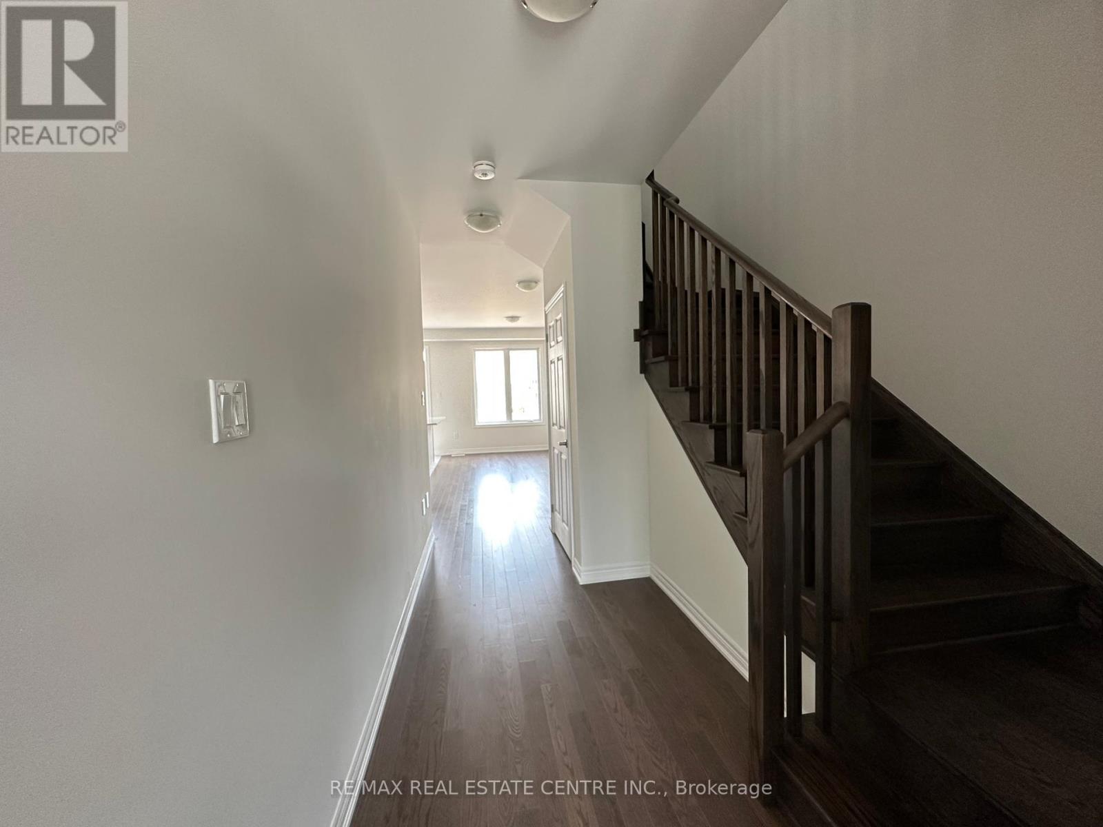 100 Bayardo Drive, Oshawa, Ontario  L1H 7K4 - Photo 3 - E12443145