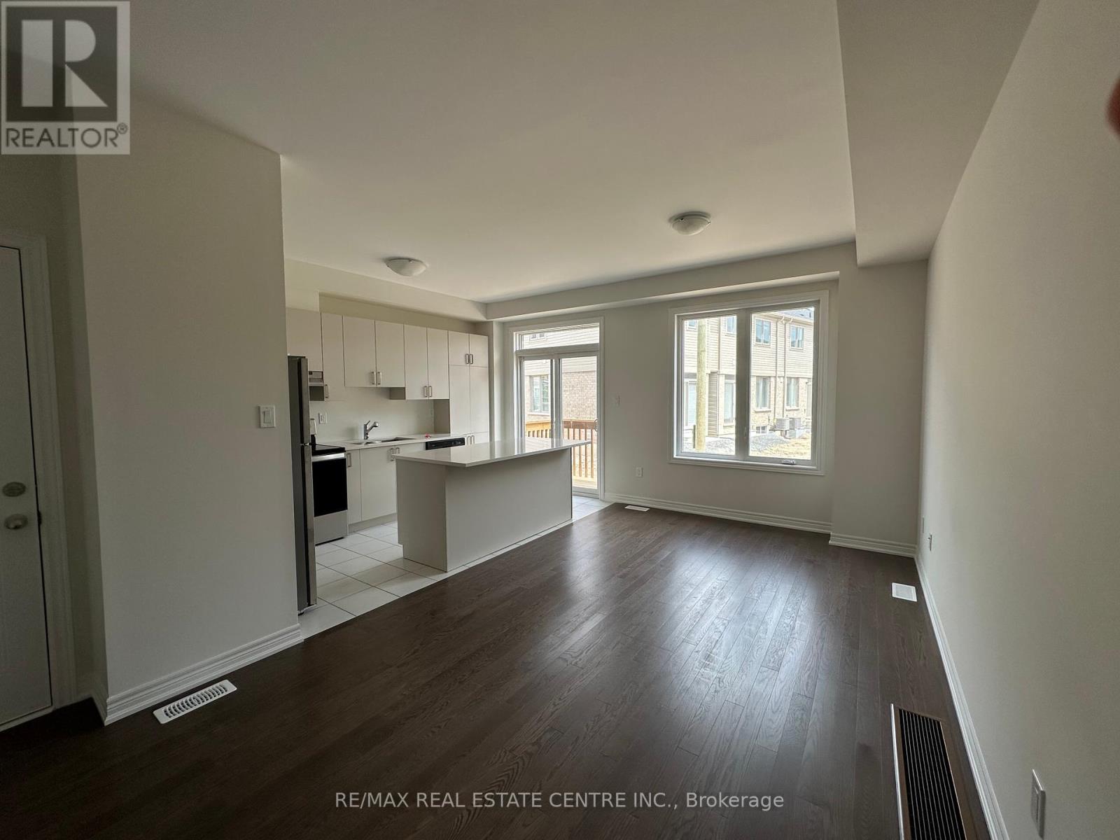 100 Bayardo Drive, Oshawa, Ontario  L1H 7K4 - Photo 4 - E12443145
