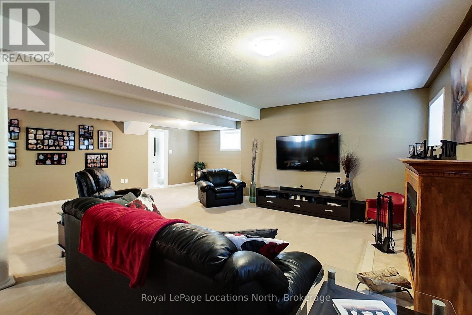2 Wintergreen Way, Wasaga Beach, Ontario  L9Z 3A9 - Photo 37 - S12443377