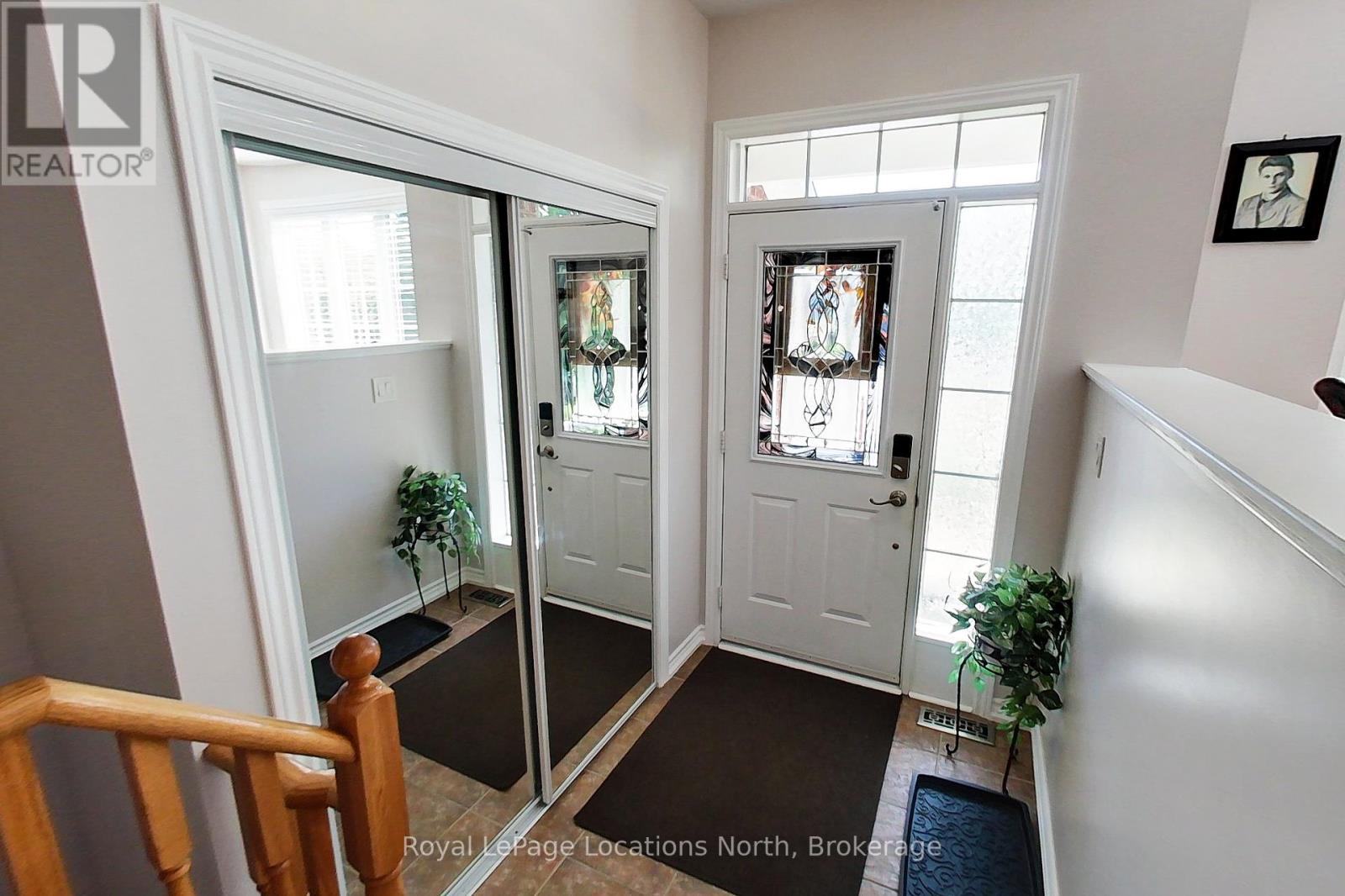 2 Wintergreen Way, Wasaga Beach, Ontario  L9Z 3A9 - Photo 4 - S12443377
