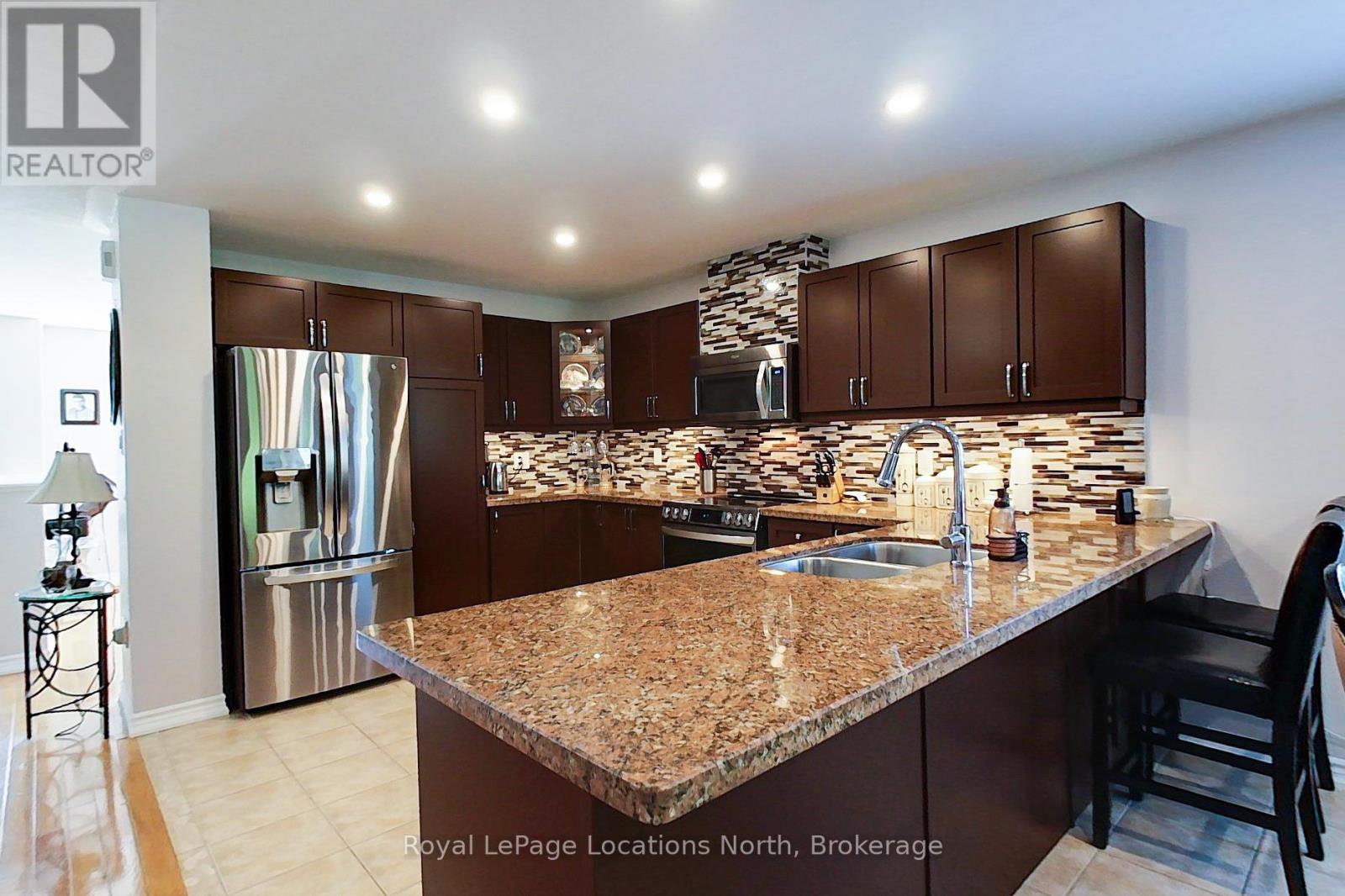2 Wintergreen Way, Wasaga Beach, Ontario  L9Z 3A9 - Photo 5 - S12443377
