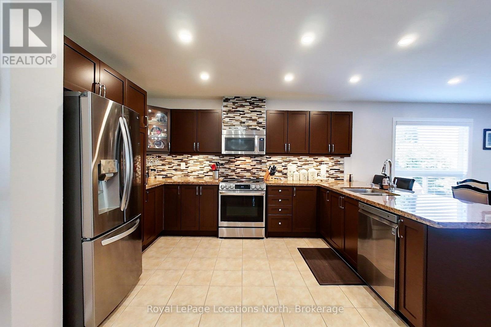 2 Wintergreen Way, Wasaga Beach, Ontario  L9Z 3A9 - Photo 6 - S12443377