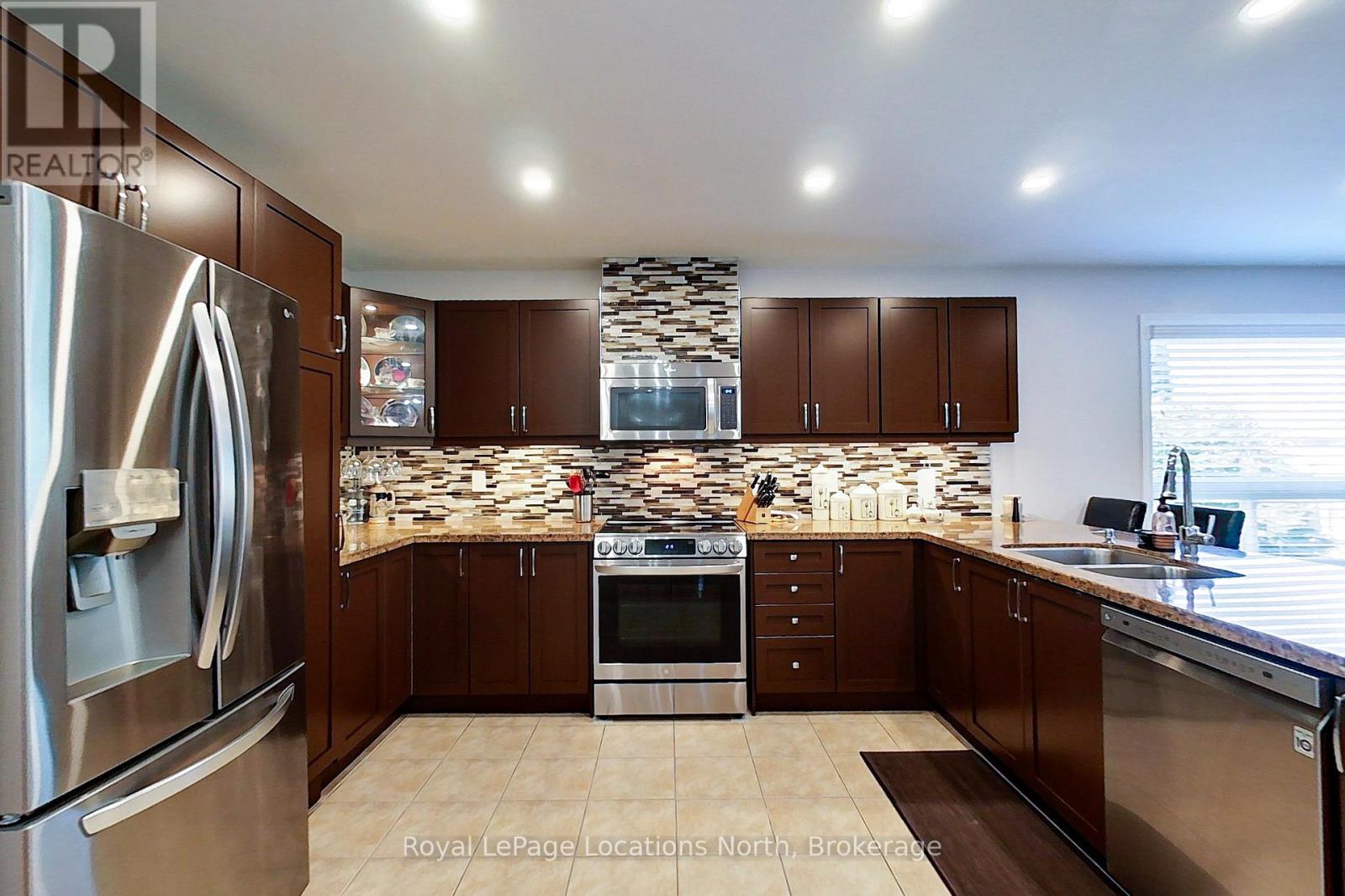 2 Wintergreen Way, Wasaga Beach, Ontario  L9Z 3A9 - Photo 7 - S12443377