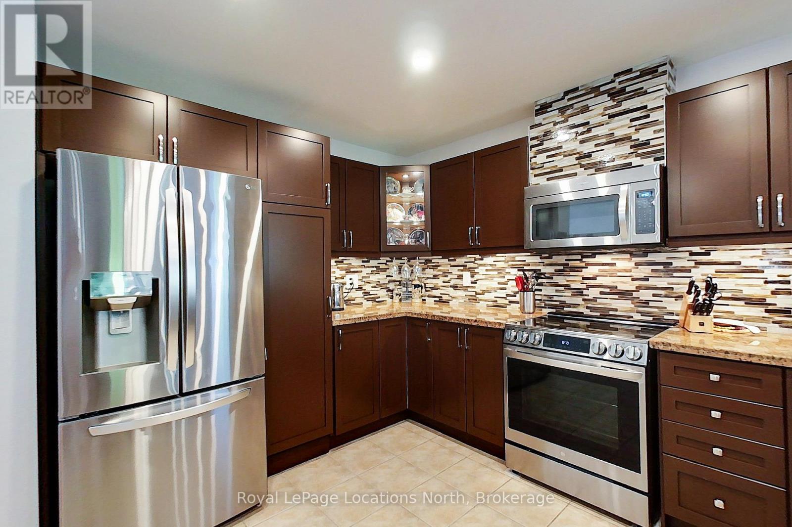2 Wintergreen Way, Wasaga Beach, Ontario  L9Z 3A9 - Photo 8 - S12443377