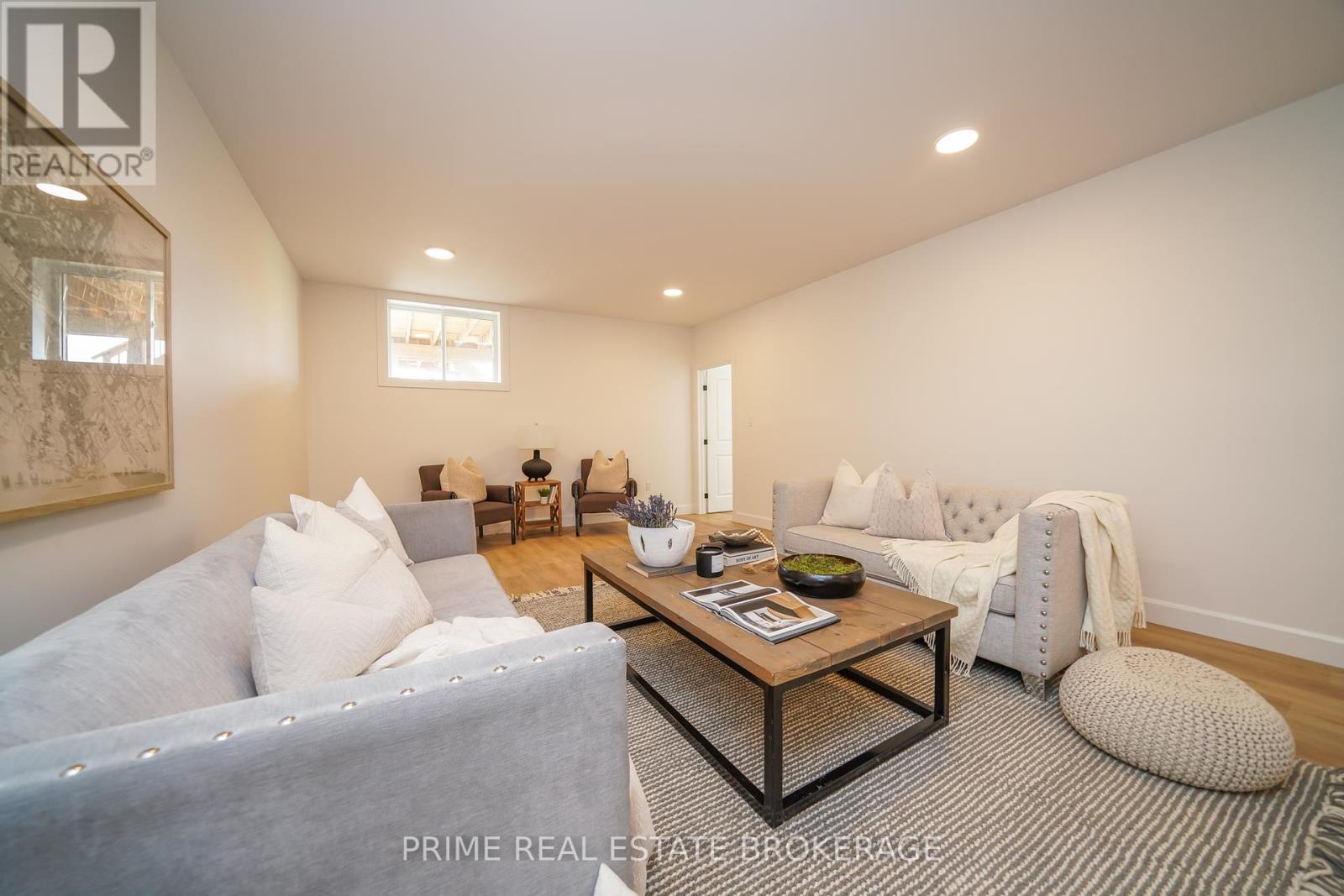 55 - 2 Coastal Crescent, Lambton Shores (Grand Bend), Ontario  N0M 1T0 - Photo 33 - X12443222