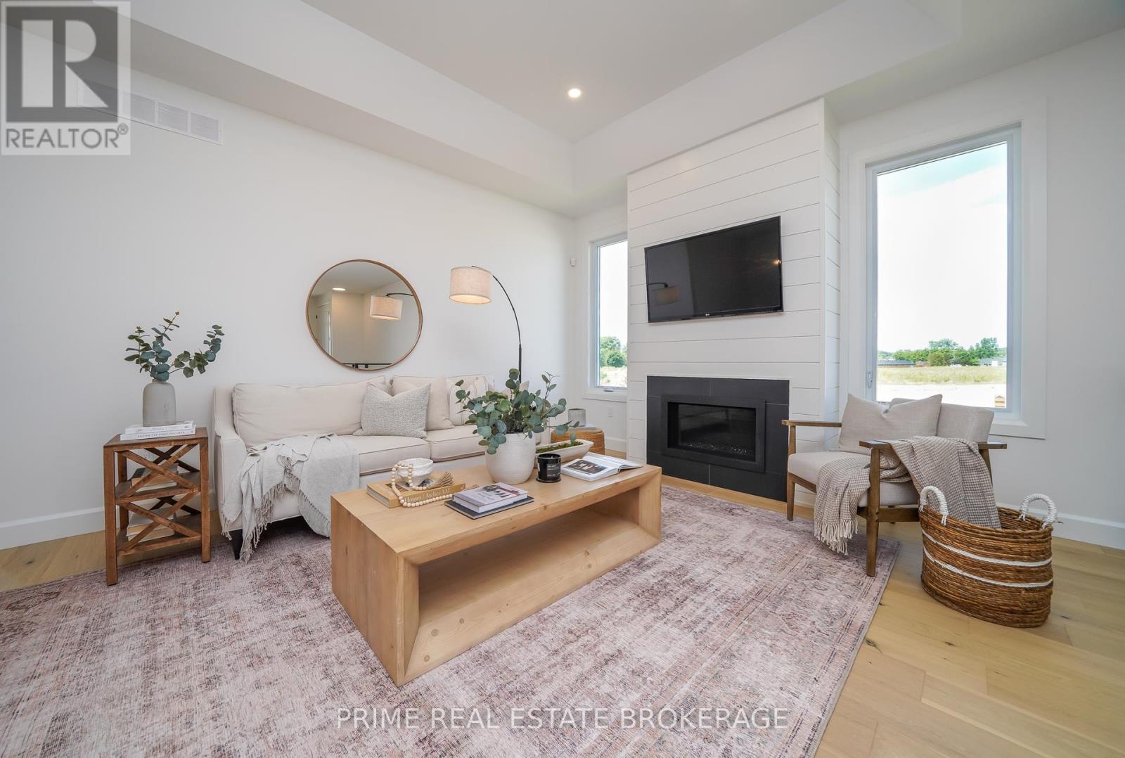 55 - 2 Coastal Crescent, Lambton Shores (Grand Bend), Ontario  N0M 1T0 - Photo 5 - X12443222