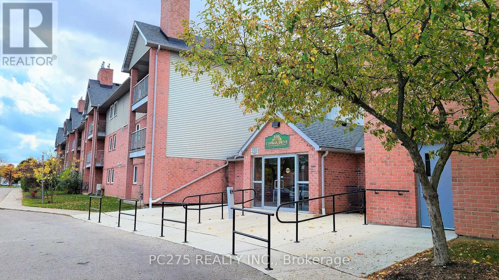51 - 136 Conway Drive, London South, Ontario  N6E 3N1 - Photo 1 - X12443252