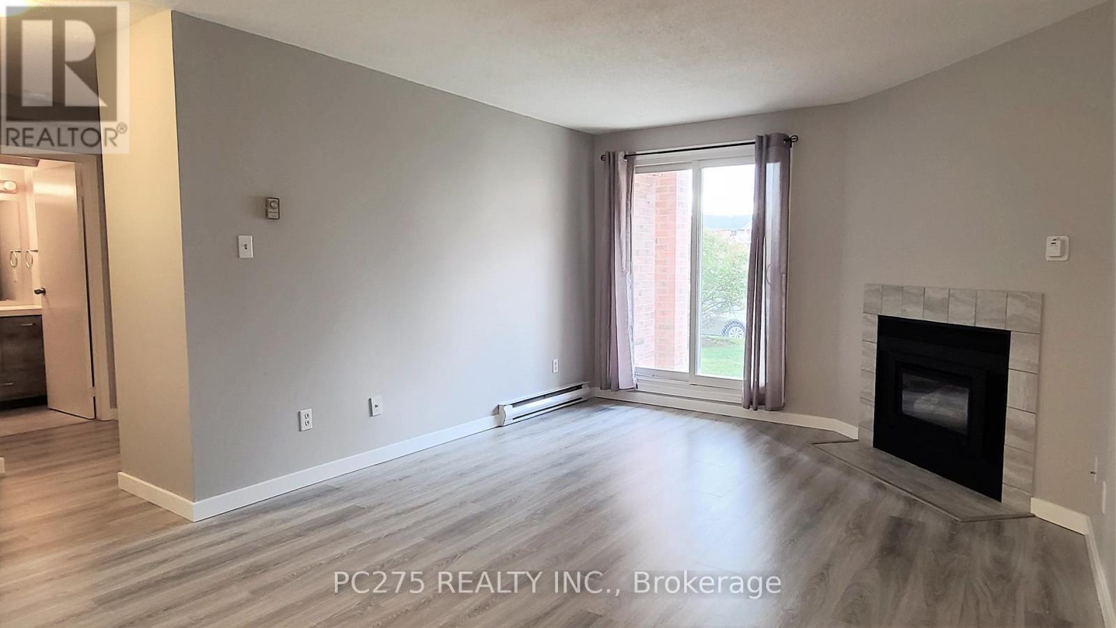 51 - 136 Conway Drive, London South, Ontario  N6E 3N1 - Photo 6 - X12443252