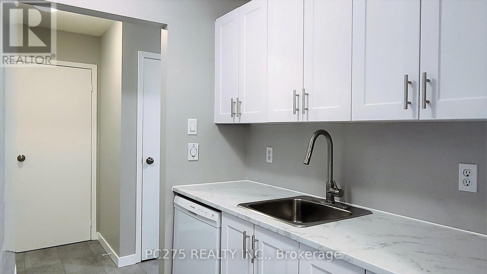 51 - 136 Conway Drive, London South, Ontario  N6E 3N1 - Photo 8 - X12443252