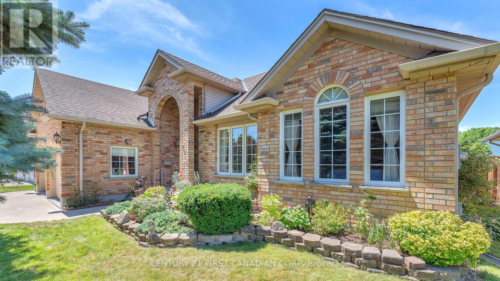 79 Wintergarden Road, London East (East A), Ontario  N5Y 5M3 - Photo 2 - X12443276