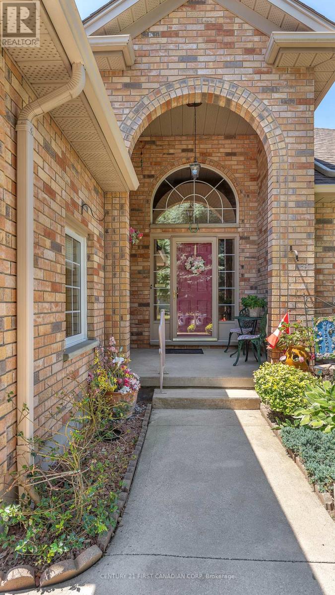 79 Wintergarden Road, London East (East A), Ontario  N5Y 5M3 - Photo 3 - X12443276