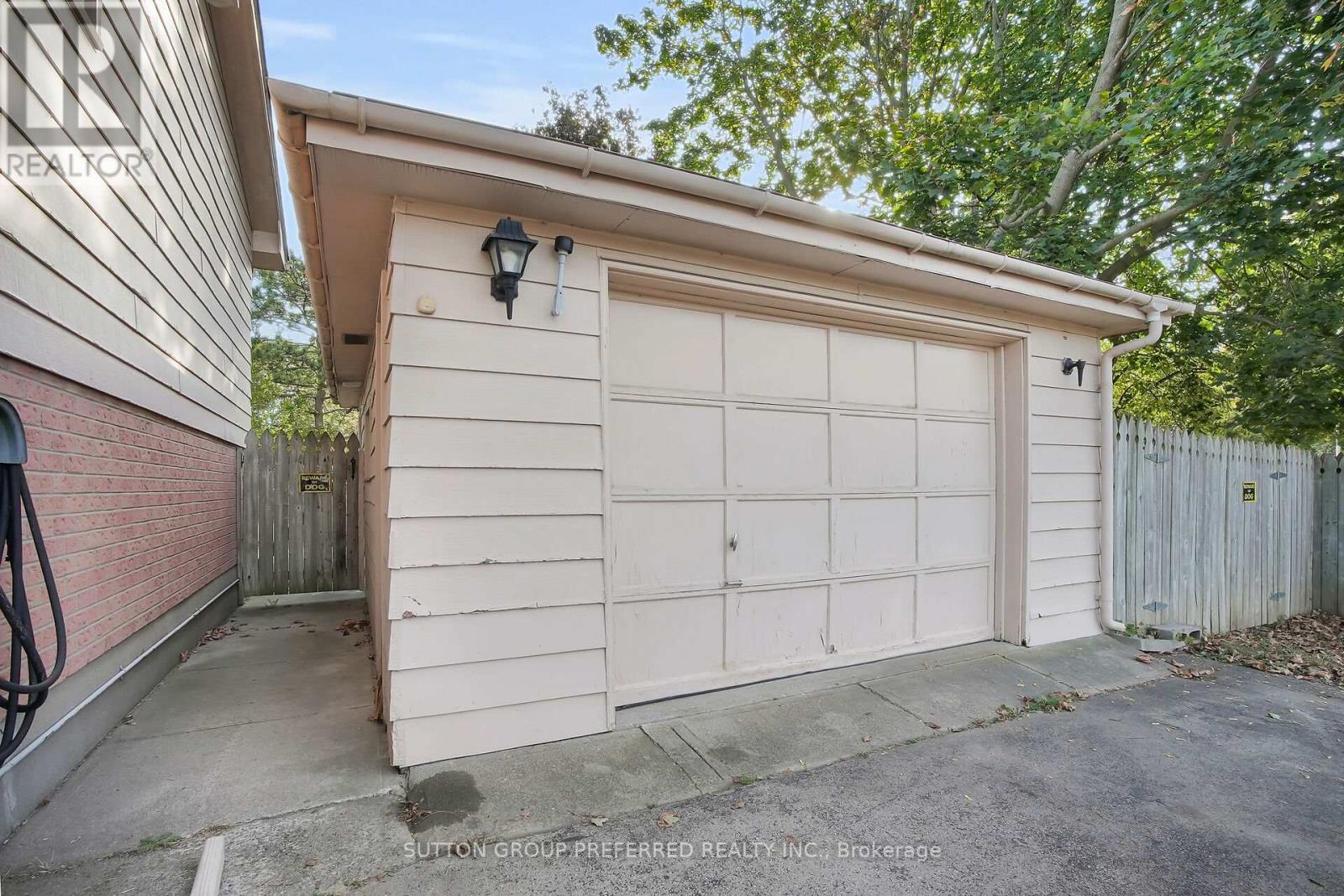 4 Corinth Court, London East (East A), Ontario  N5Y 5A8 - Photo 30 - X12443289