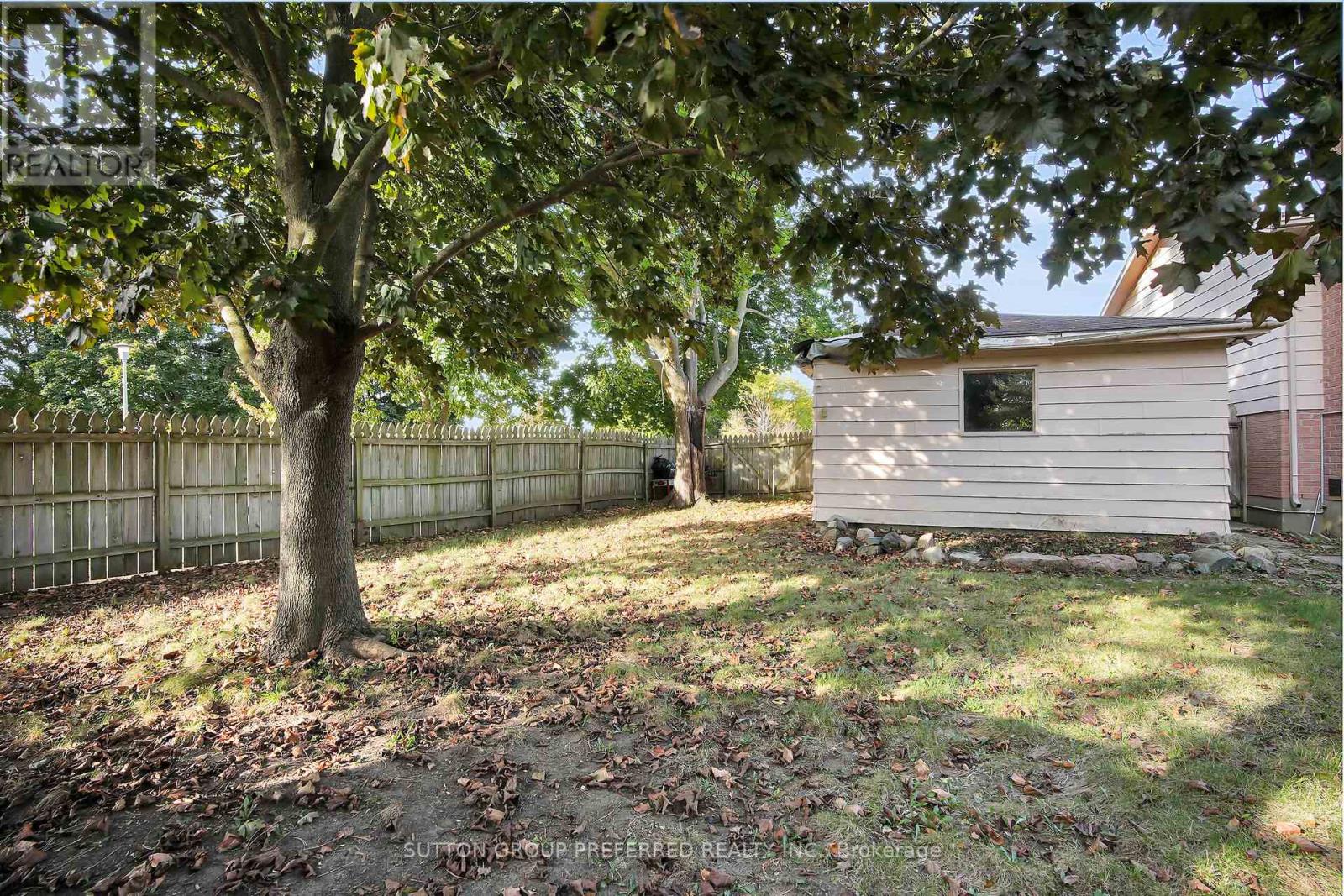4 Corinth Court, London East (East A), Ontario  N5Y 5A8 - Photo 33 - X12443289