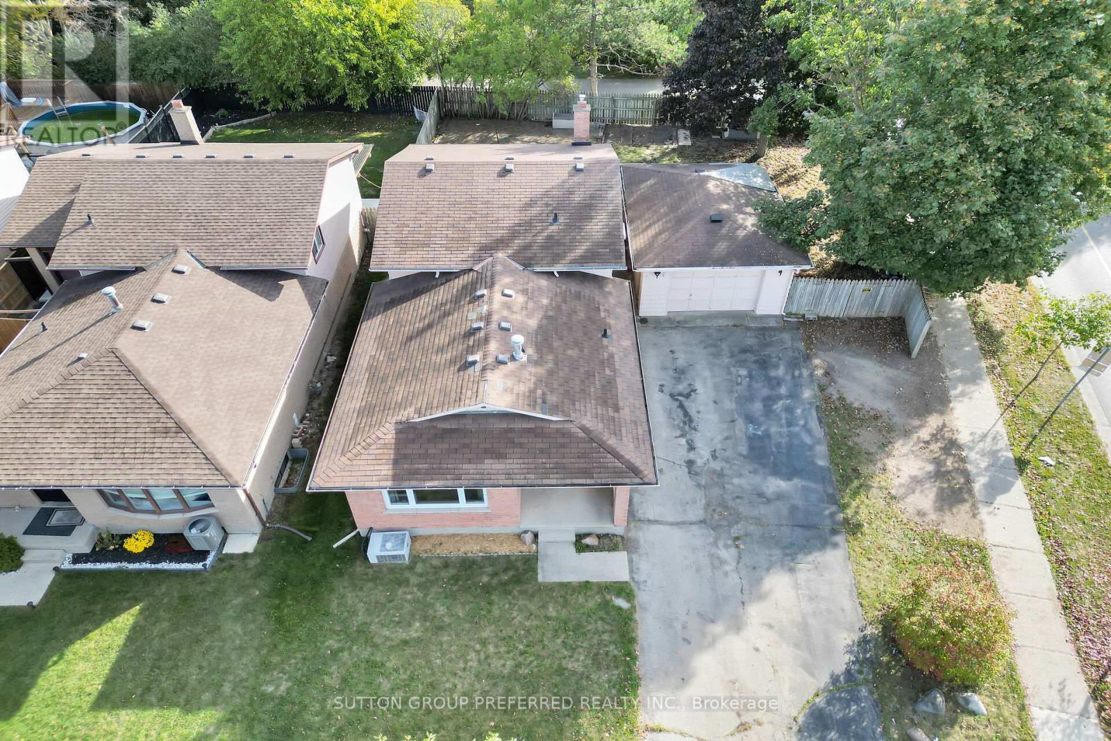 4 Corinth Court, London East (East A), Ontario  N5Y 5A8 - Photo 4 - X12443289