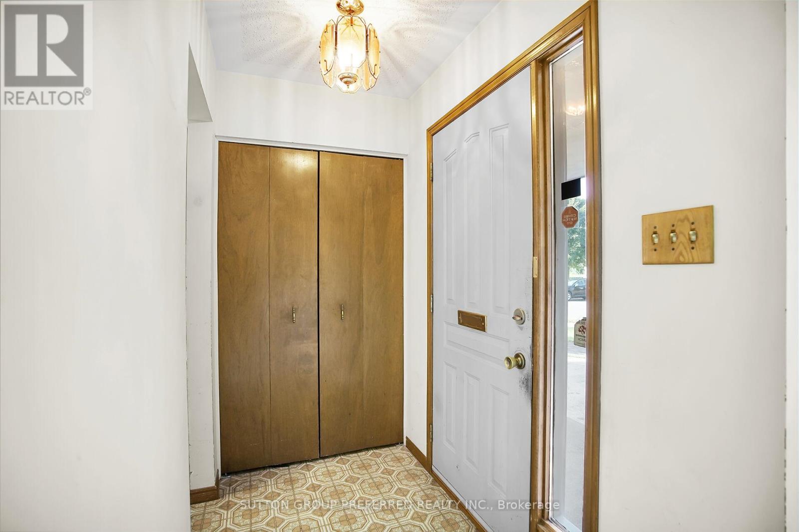 4 Corinth Court, London East (East A), Ontario  N5Y 5A8 - Photo 6 - X12443289