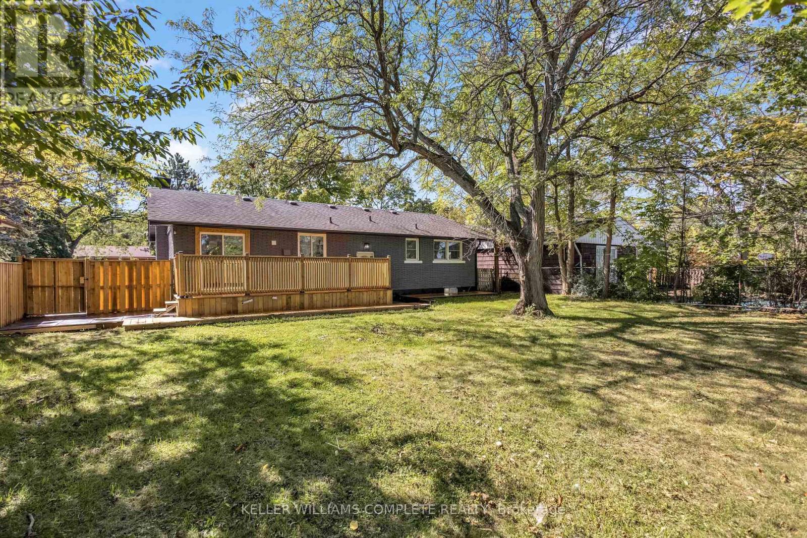 7 Swan Drive, St. Catharines (Glendale/glenridge), Ontario  L2T 2C2 - Photo 41 - X12442927