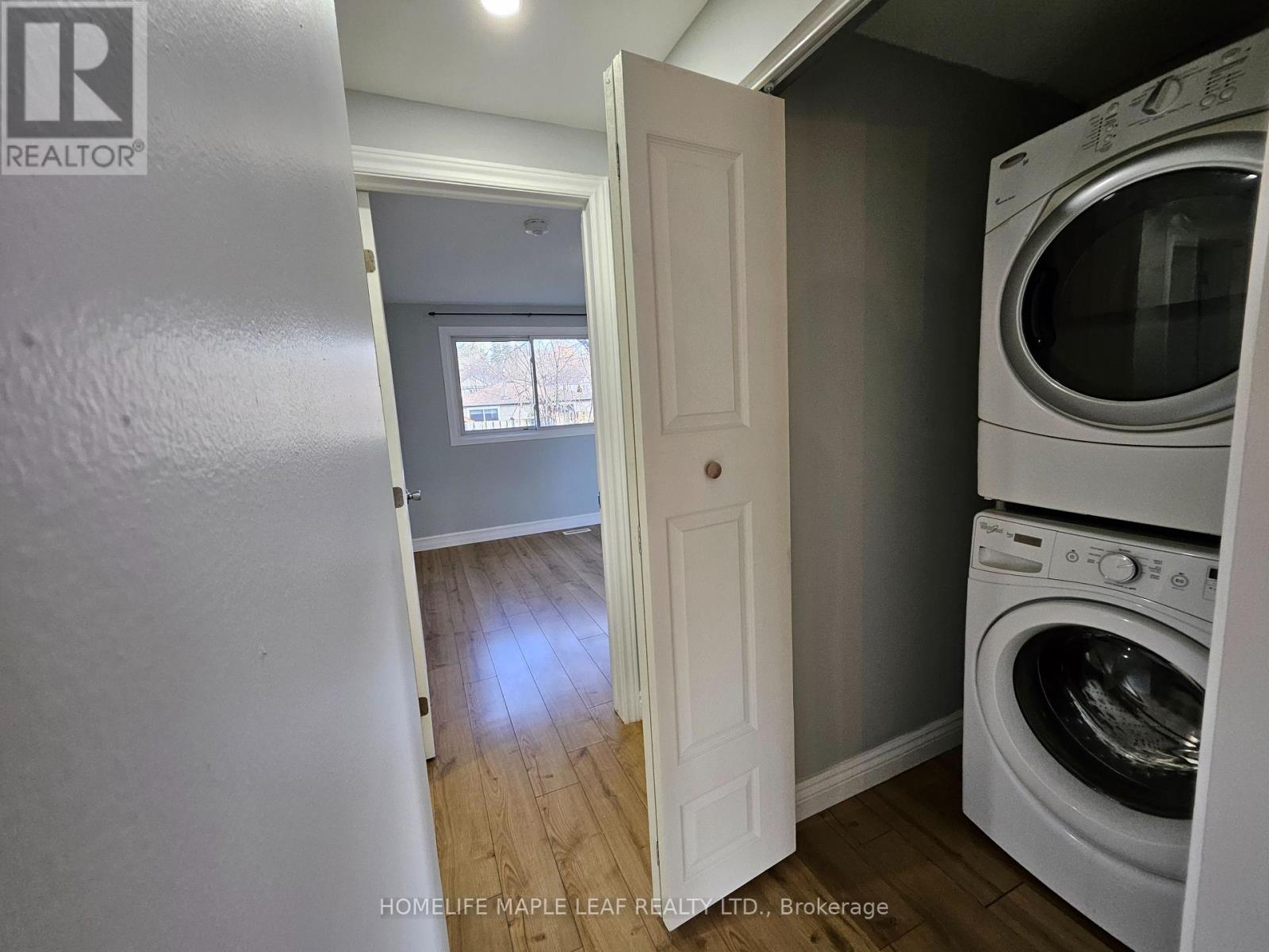 56 Helene Crescent, Waterloo, Ontario  N2L 5E5 - Photo 11 - X12443012