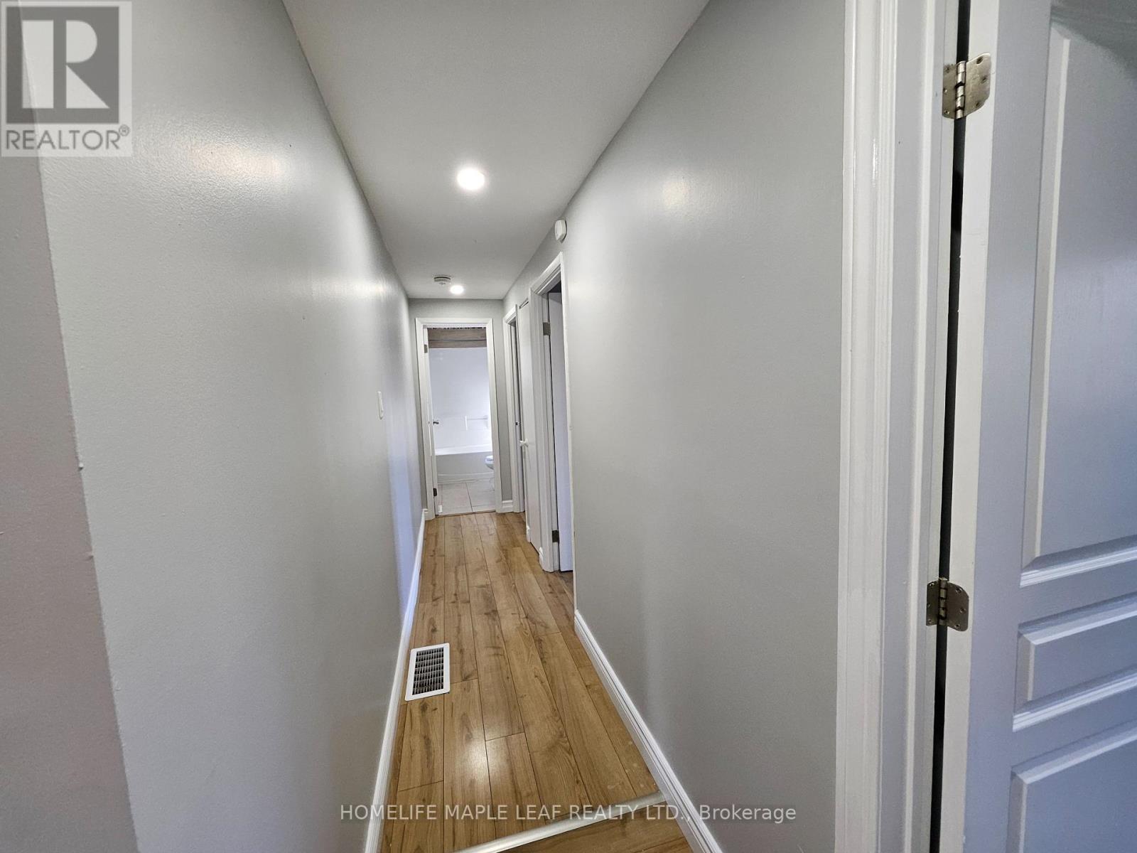 56 Helene Crescent, Waterloo, Ontario  N2L 5E5 - Photo 12 - X12443012
