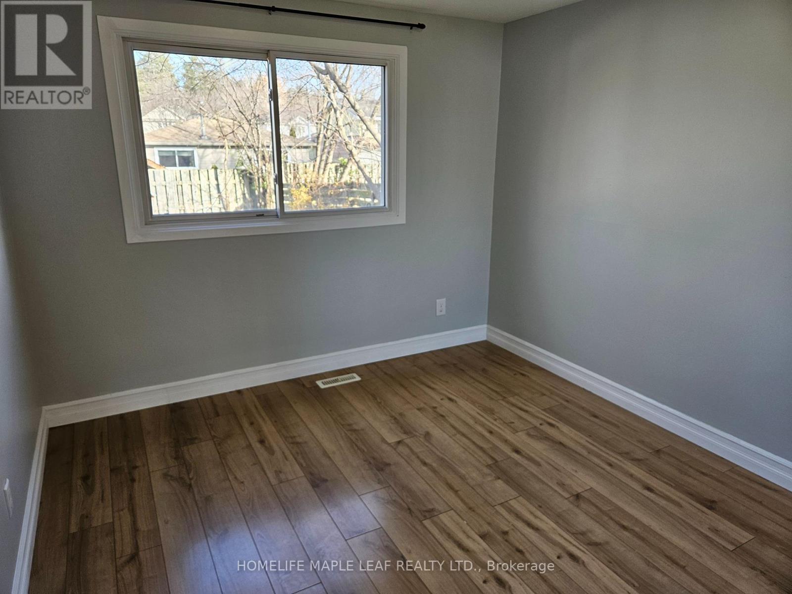 56 Helene Crescent, Waterloo, Ontario  N2L 5E5 - Photo 13 - X12443012