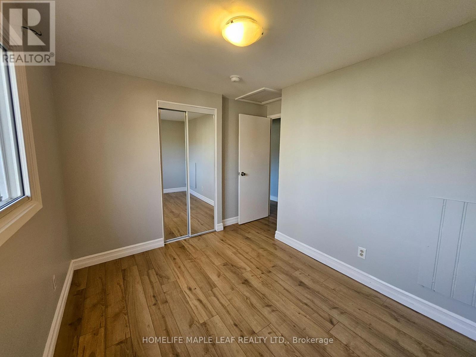 56 Helene Crescent, Waterloo, Ontario  N2L 5E5 - Photo 14 - X12443012