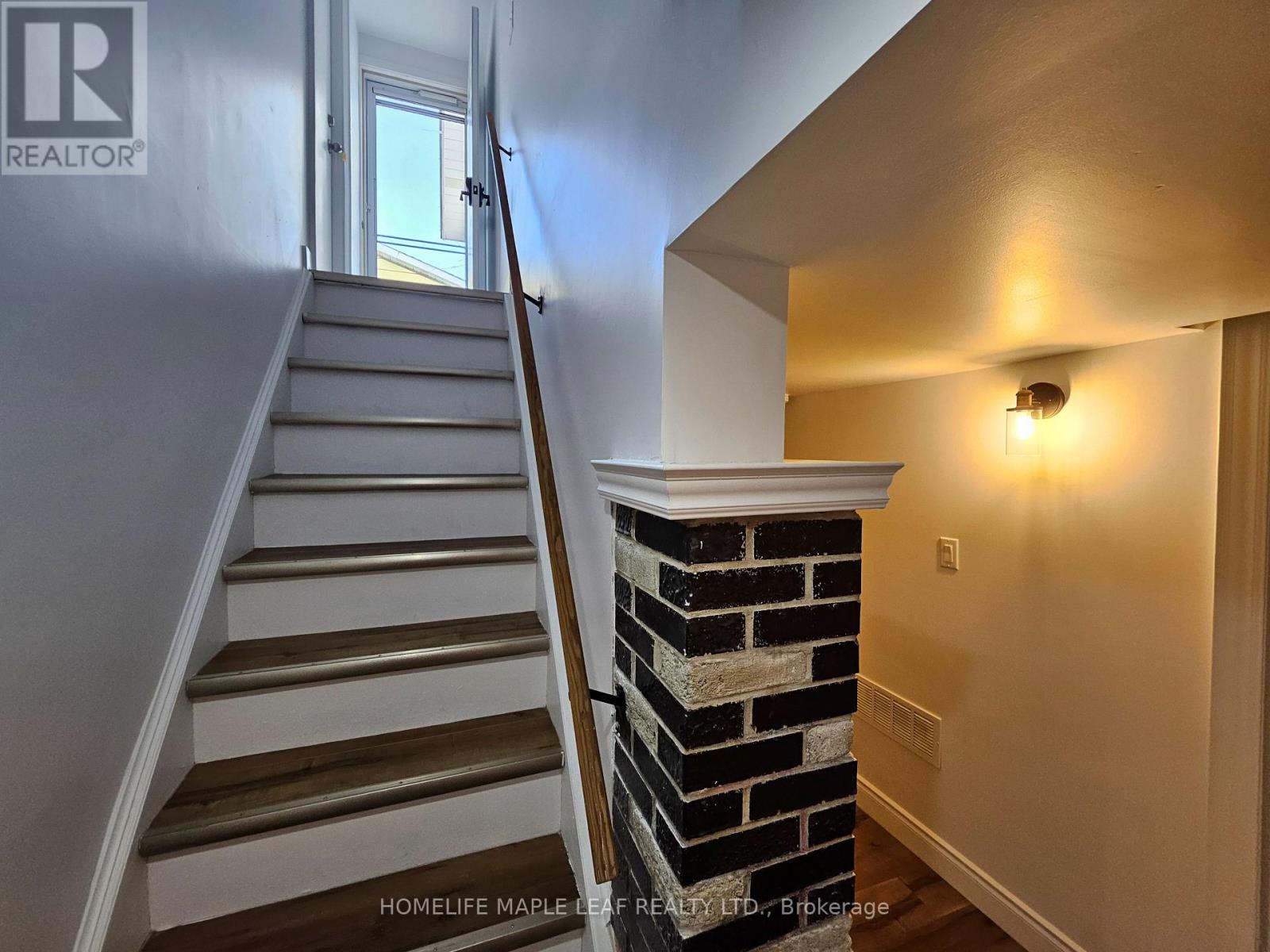 56 Helene Crescent, Waterloo, Ontario  N2L 5E5 - Photo 18 - X12443012