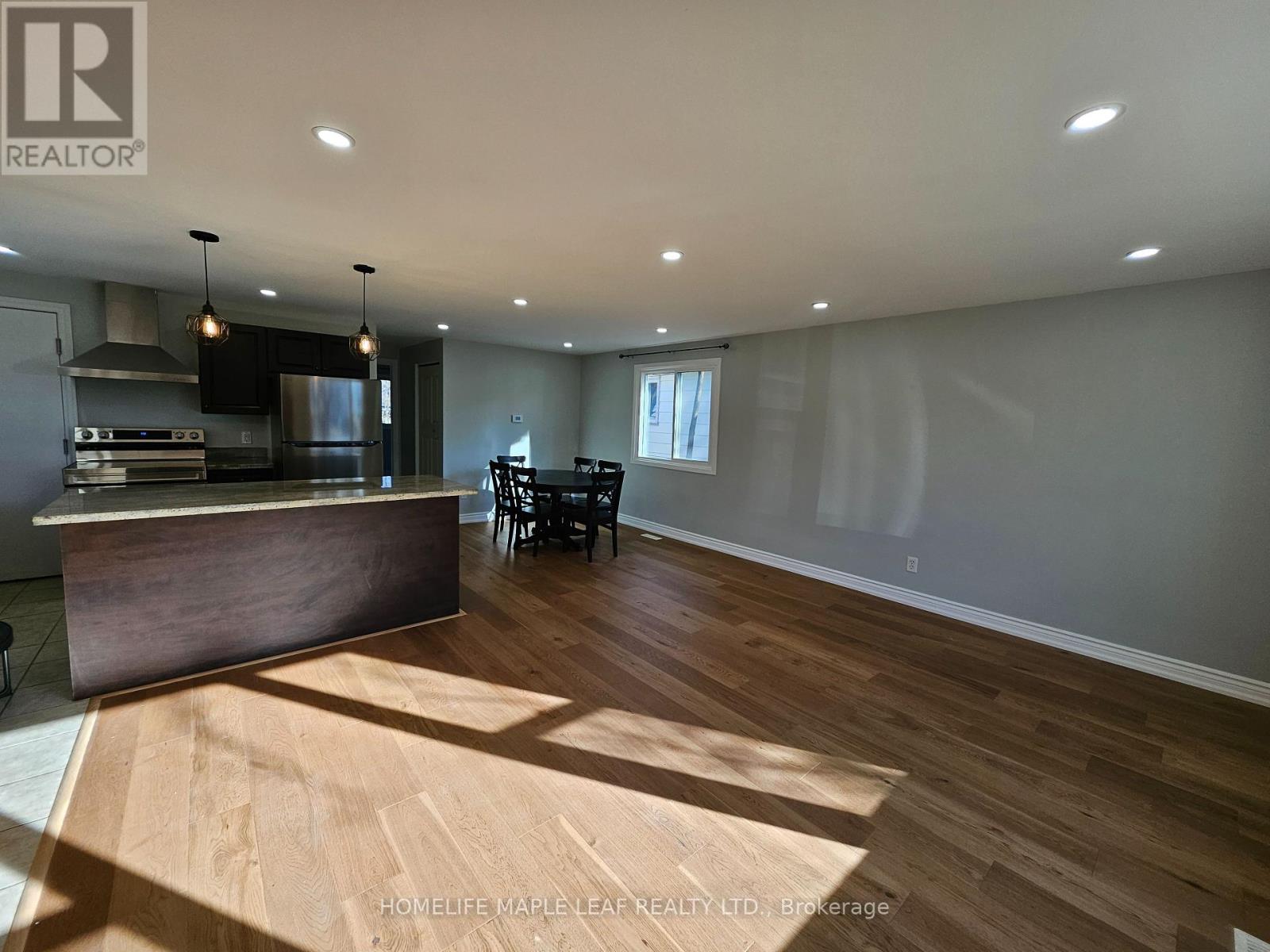 56 Helene Crescent, Waterloo, Ontario  N2L 5E5 - Photo 2 - X12443012