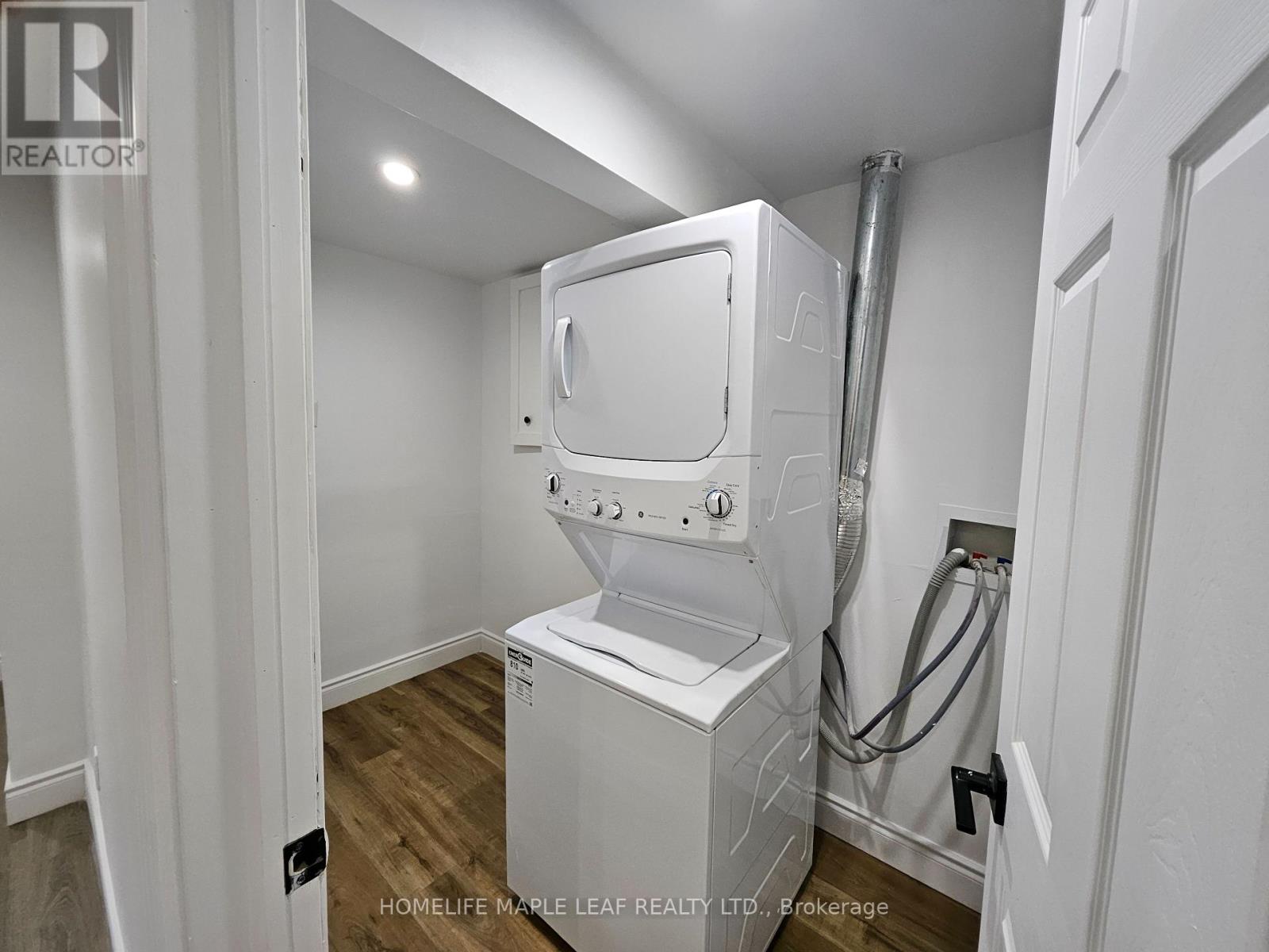 56 Helene Crescent, Waterloo, Ontario  N2L 5E5 - Photo 21 - X12443012