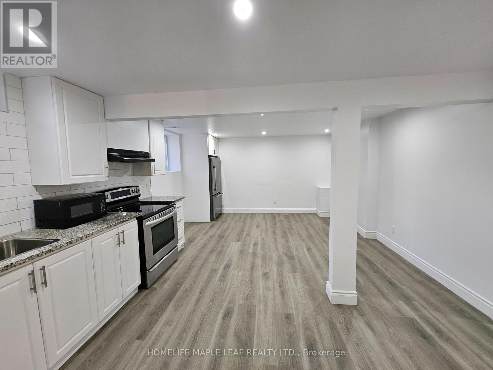 56 Helene Crescent, Waterloo, Ontario  N2L 5E5 - Photo 24 - X12443012