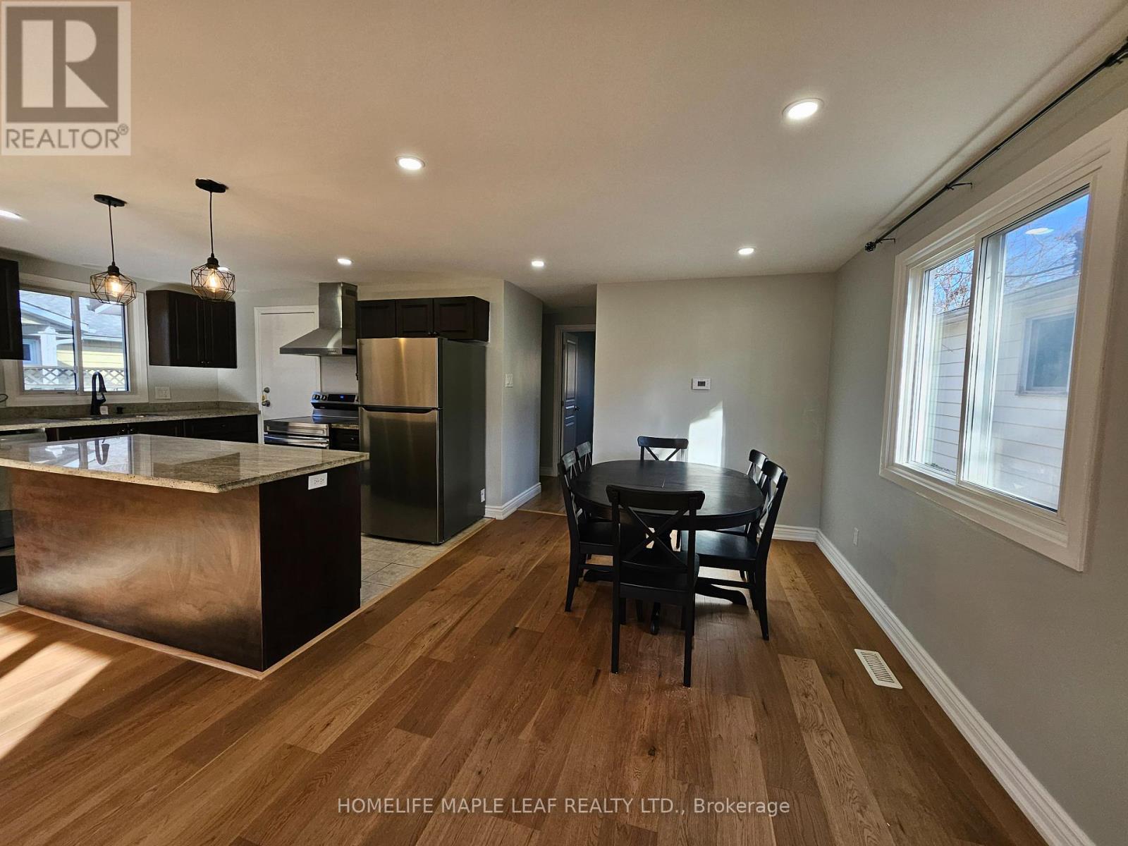 56 Helene Crescent, Waterloo, Ontario  N2L 5E5 - Photo 3 - X12443012