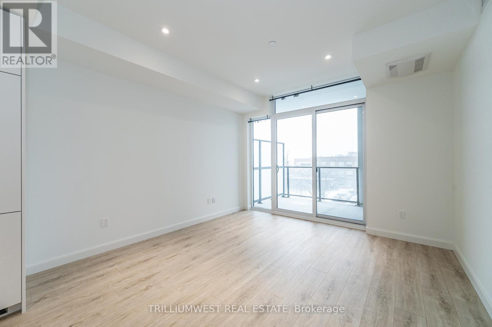 505 - 741 King Street W, Kitchener, Ontario  N2G 1E5 - Photo 11 - X12443026
