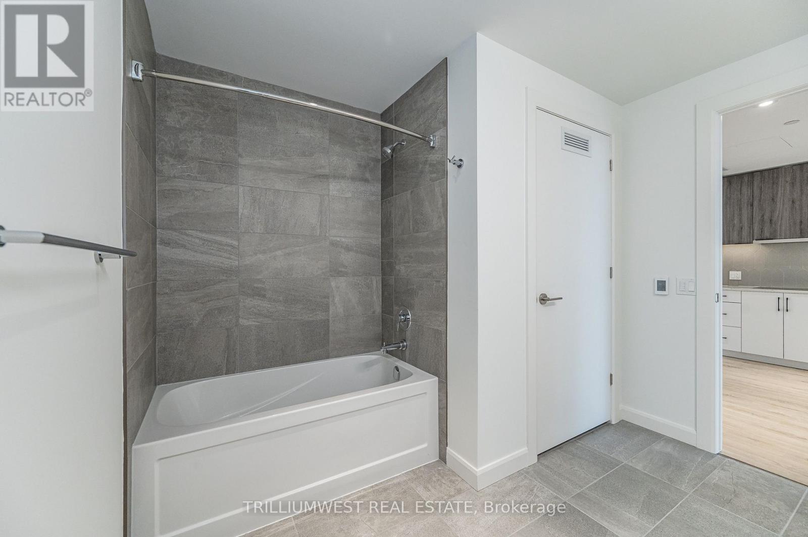 505 - 741 King Street W, Kitchener, Ontario  N2G 1E5 - Photo 16 - X12443026