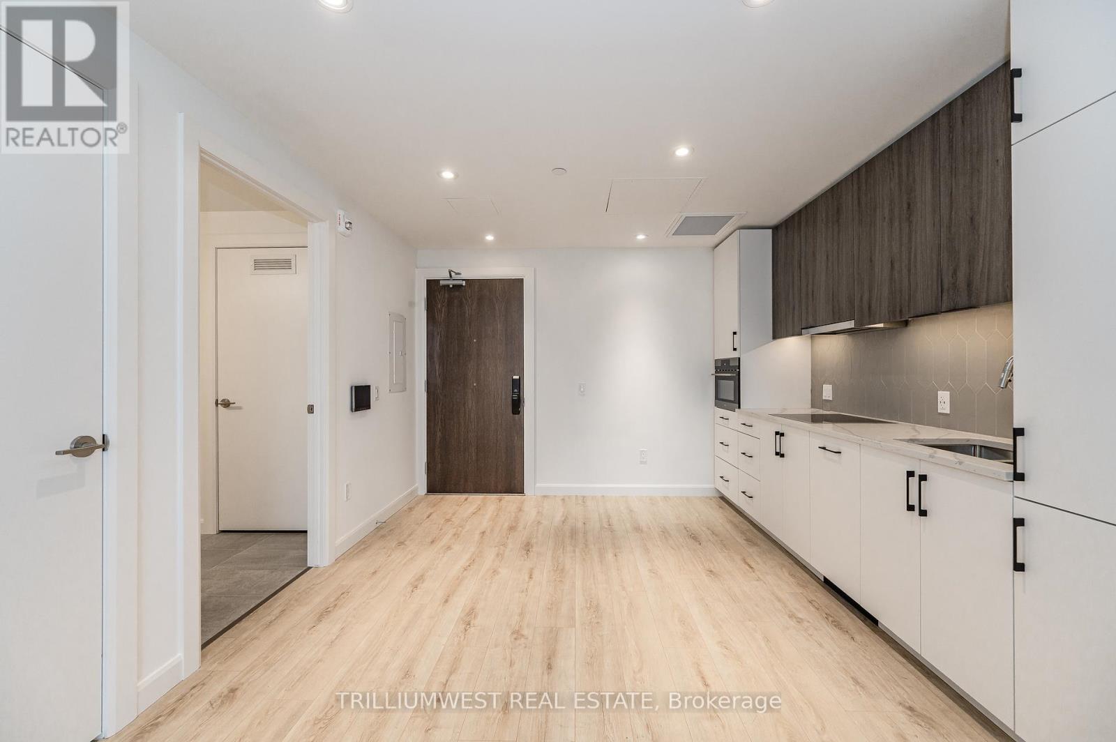 505 - 741 King Street W, Kitchener, Ontario  N2G 1E5 - Photo 4 - X12443026