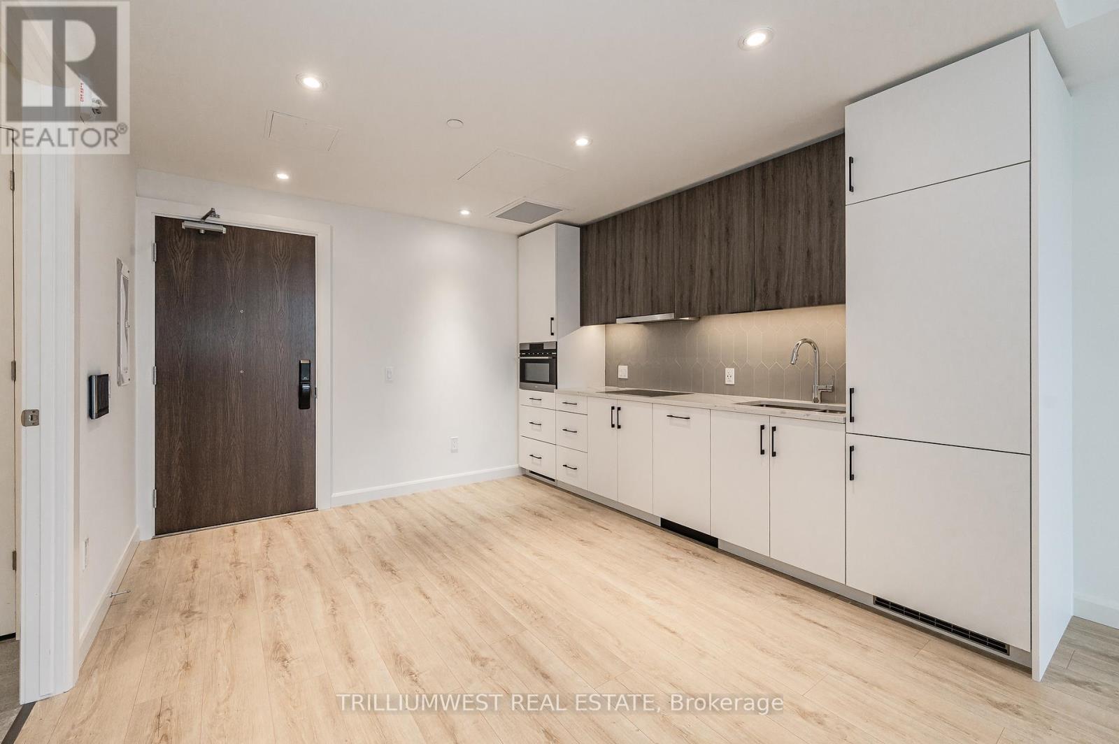 505 - 741 King Street W, Kitchener, Ontario  N2G 1E5 - Photo 5 - X12443026
