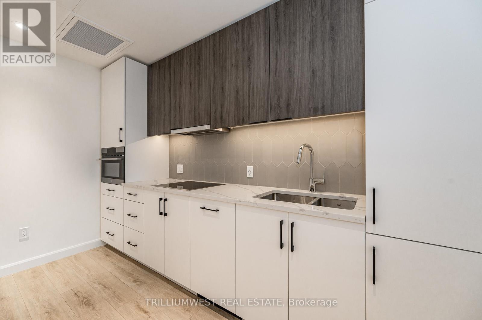 505 - 741 King Street W, Kitchener, Ontario  N2G 1E5 - Photo 6 - X12443026