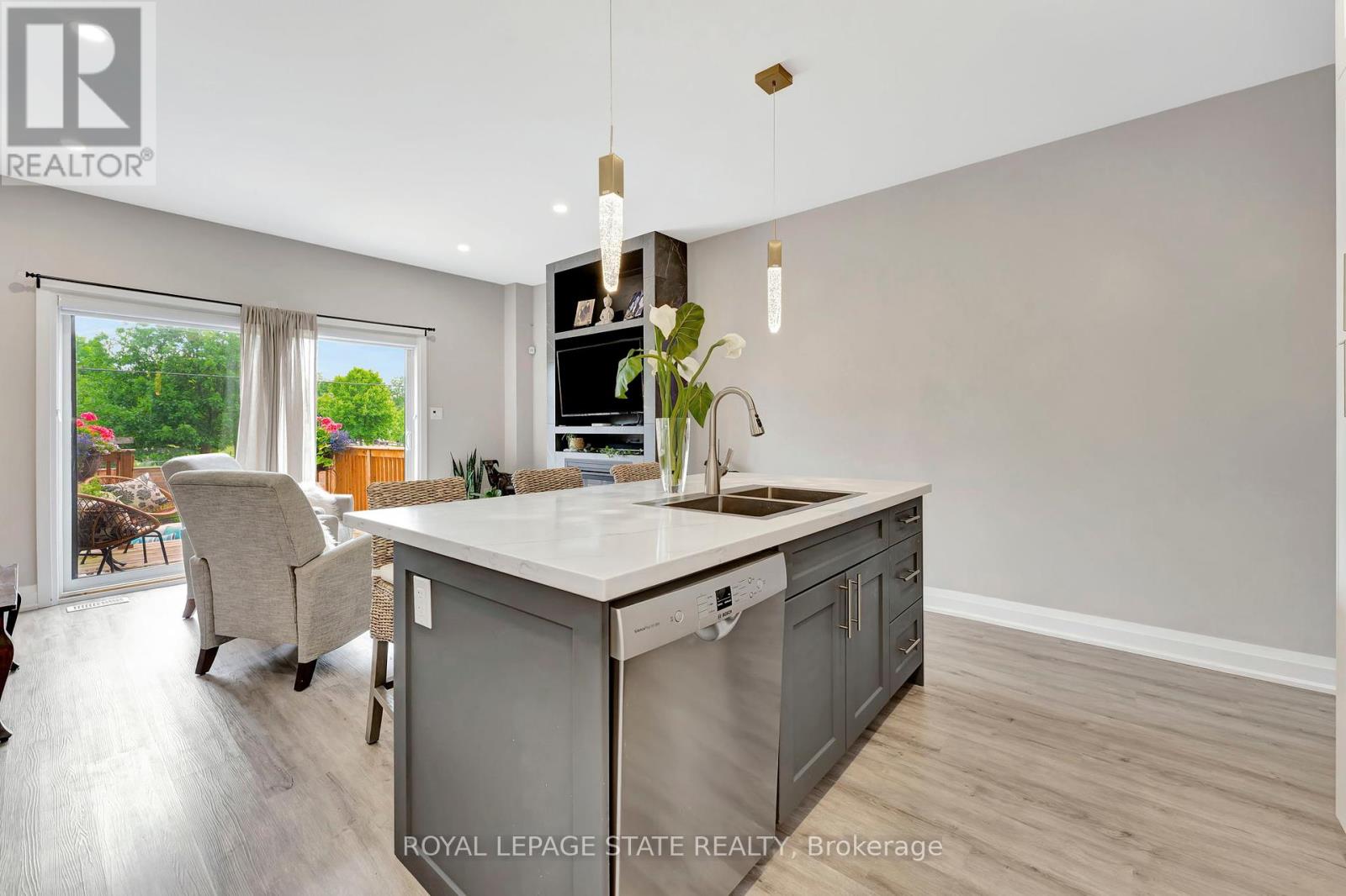 74 Melbourne Street, Hamilton (Kirkendall), Ontario  L8P 2A6 - Photo 18 - X12443071