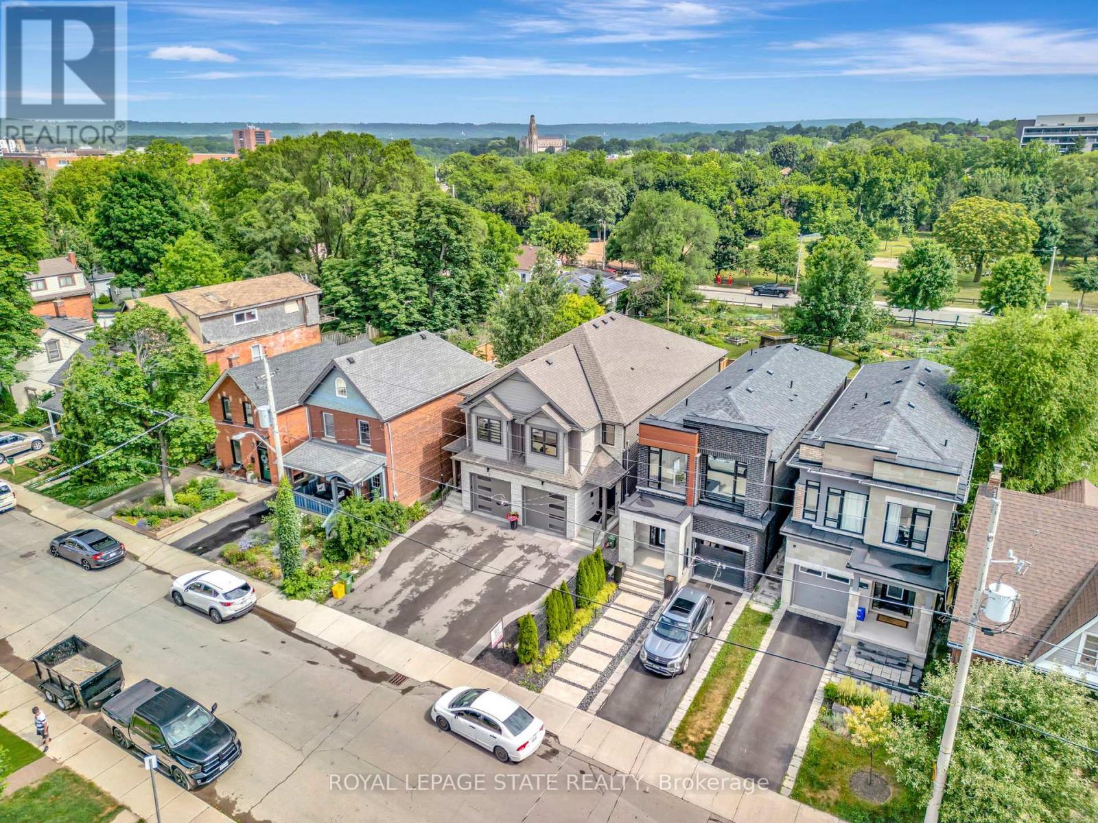 74 Melbourne Street, Hamilton (Kirkendall), Ontario  L8P 2A6 - Photo 2 - X12443071