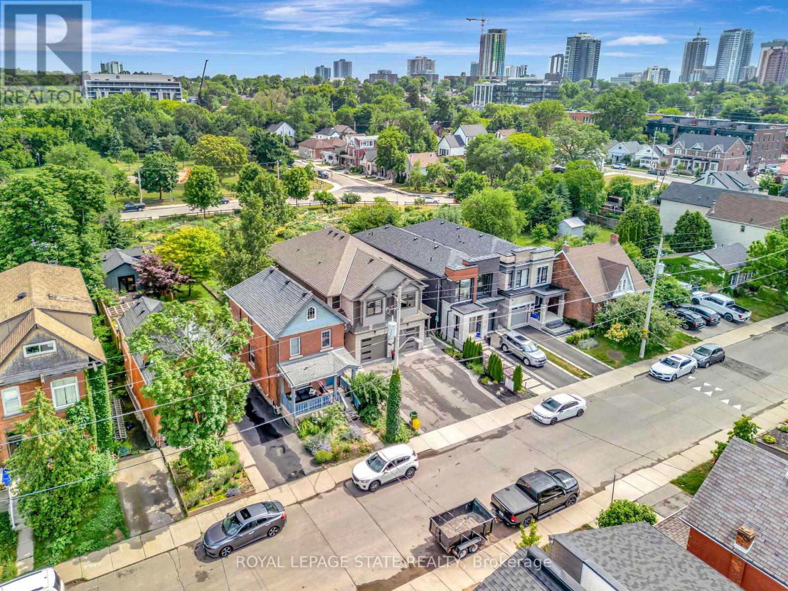 74 Melbourne Street, Hamilton (Kirkendall), Ontario  L8P 2A6 - Photo 3 - X12443071