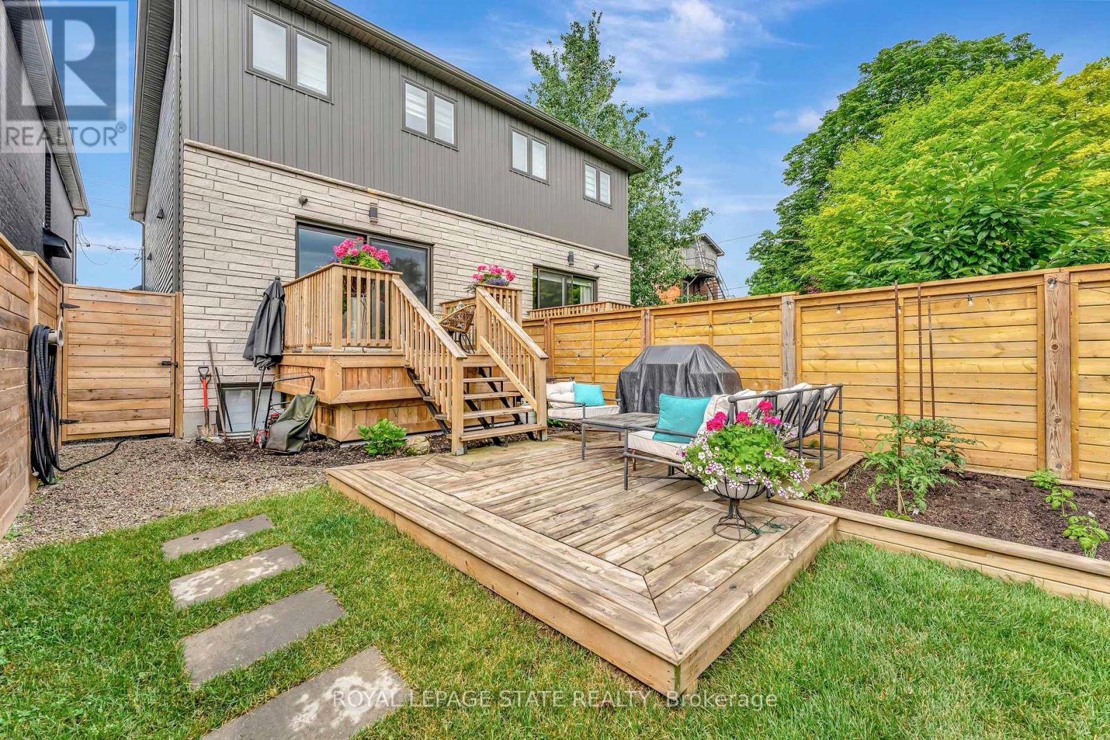 74 Melbourne Street, Hamilton (Kirkendall), Ontario  L8P 2A6 - Photo 46 - X12443071