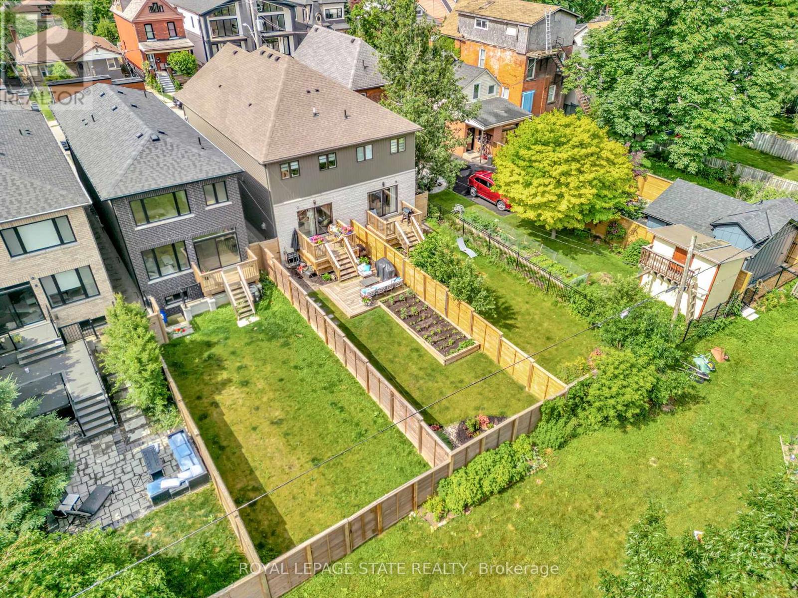 74 Melbourne Street, Hamilton (Kirkendall), Ontario  L8P 2A6 - Photo 6 - X12443071