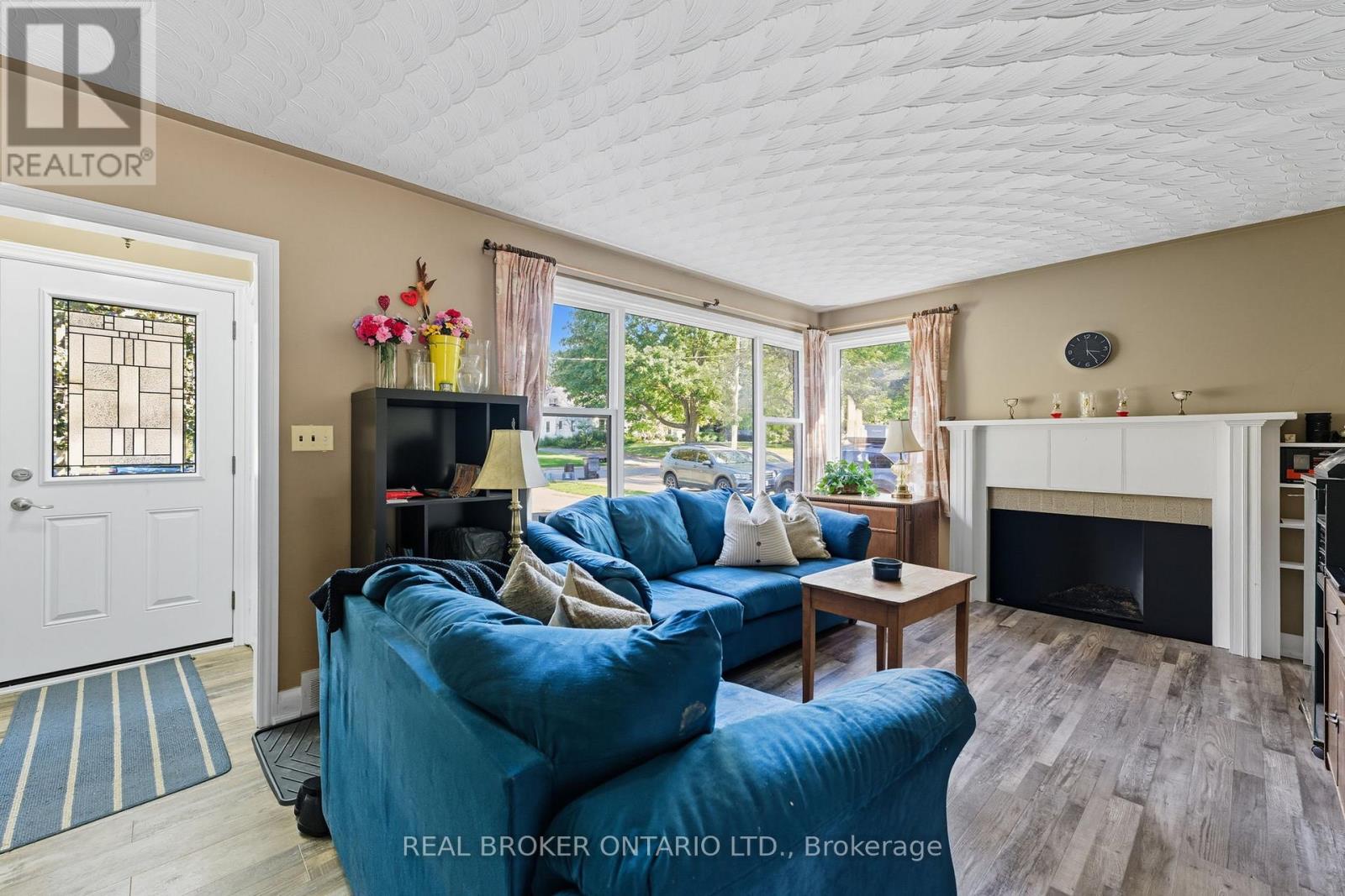 36 Gibson Drive, Norfolk (Simcoe), Ontario  N3Y 3L3 - Photo 8 - X12443094