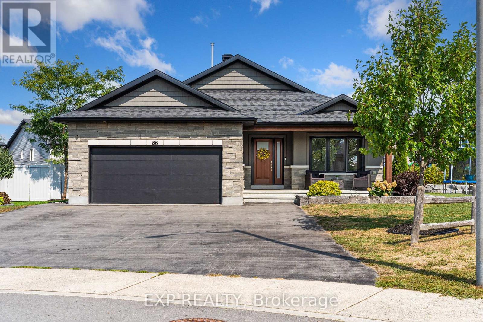 86 Horton Street, Mississippi Mills, Ontario  K0A 1A0 - Photo 1 - X12443297