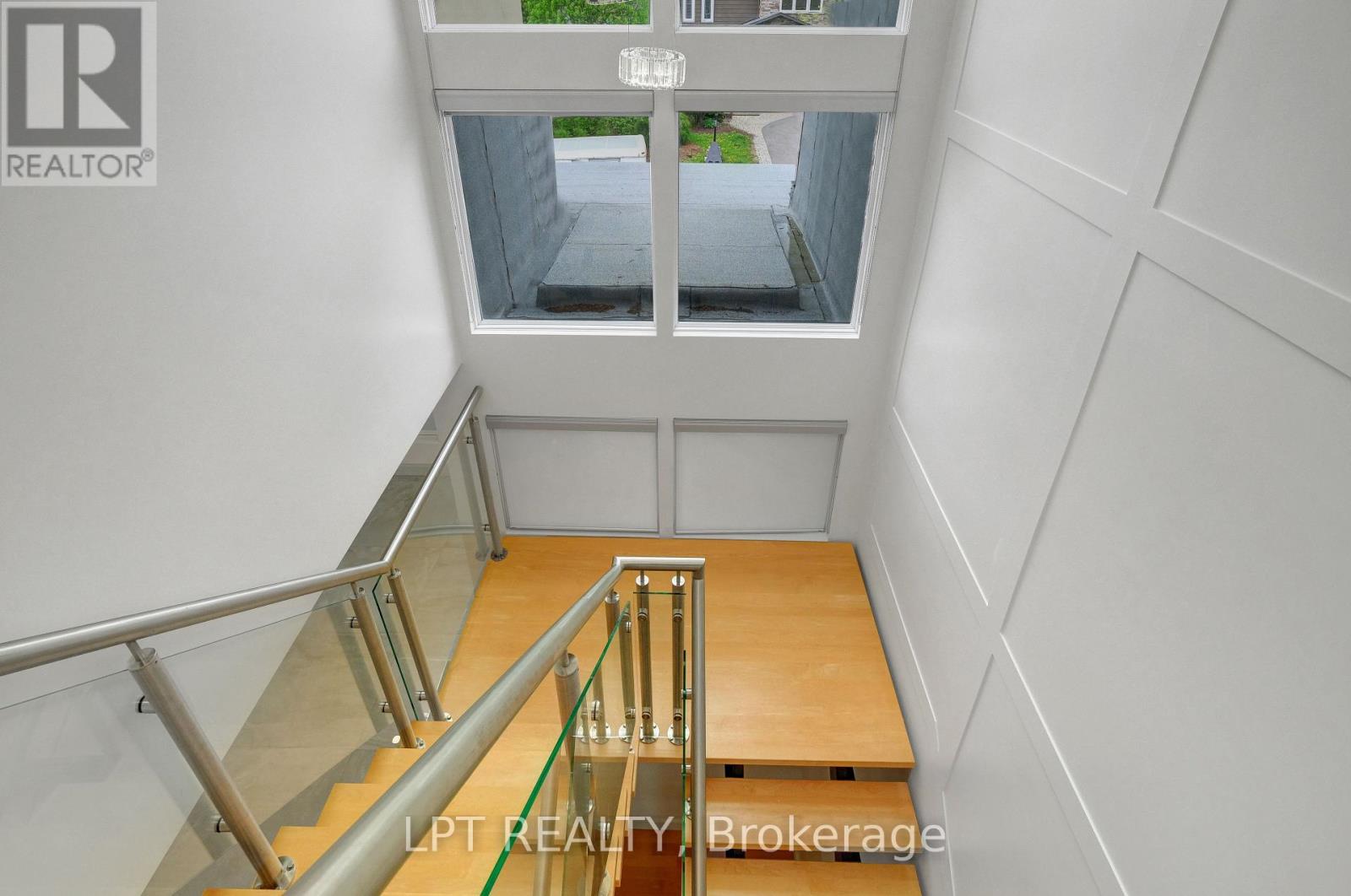 298 Crestview Road, Ottawa, Ontario  K1H 5G6 - Photo 22 - X12443332