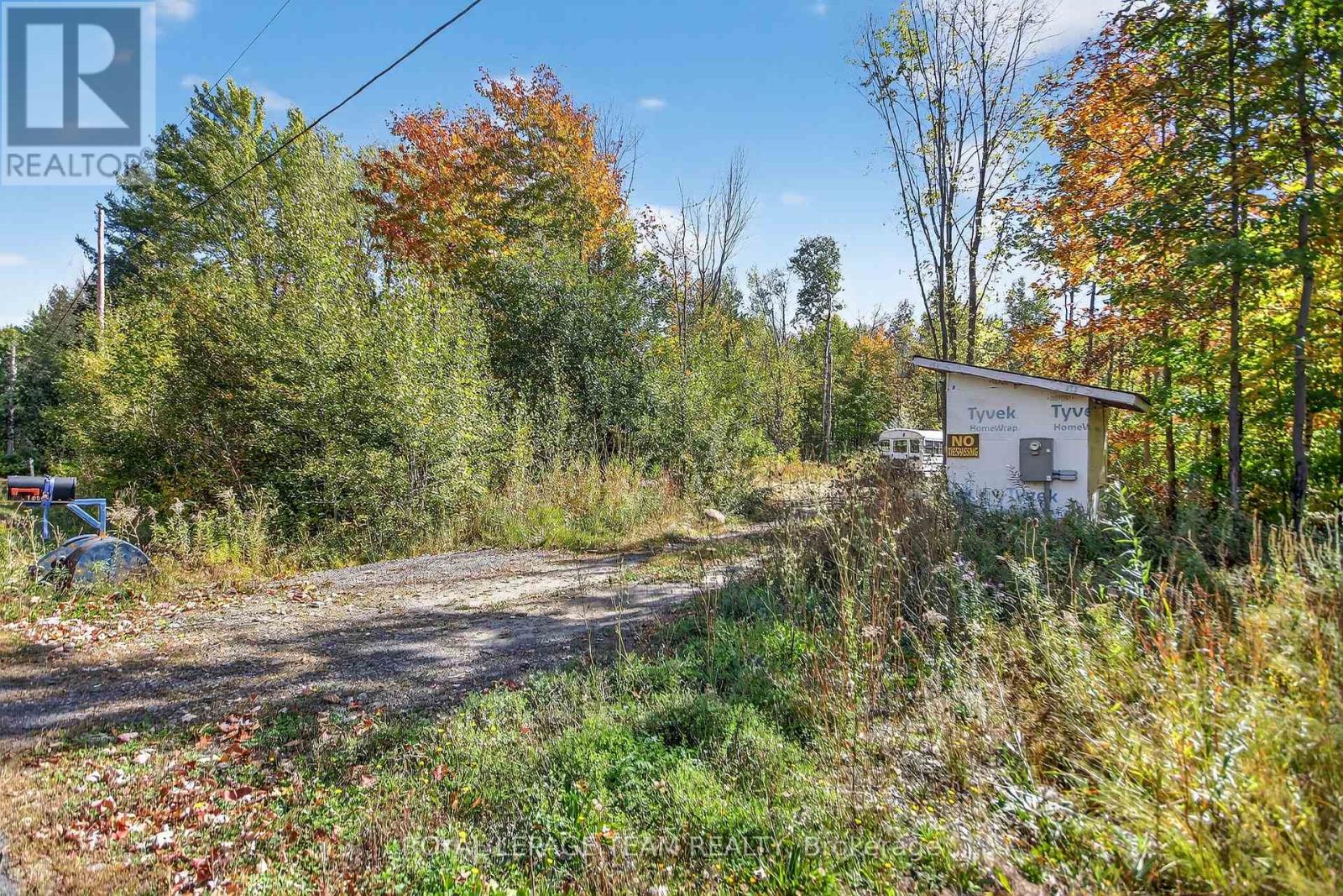 10586 Seibert Road, South Dundas, Ontario  K0E 1K0 - Photo 2 - X12443366